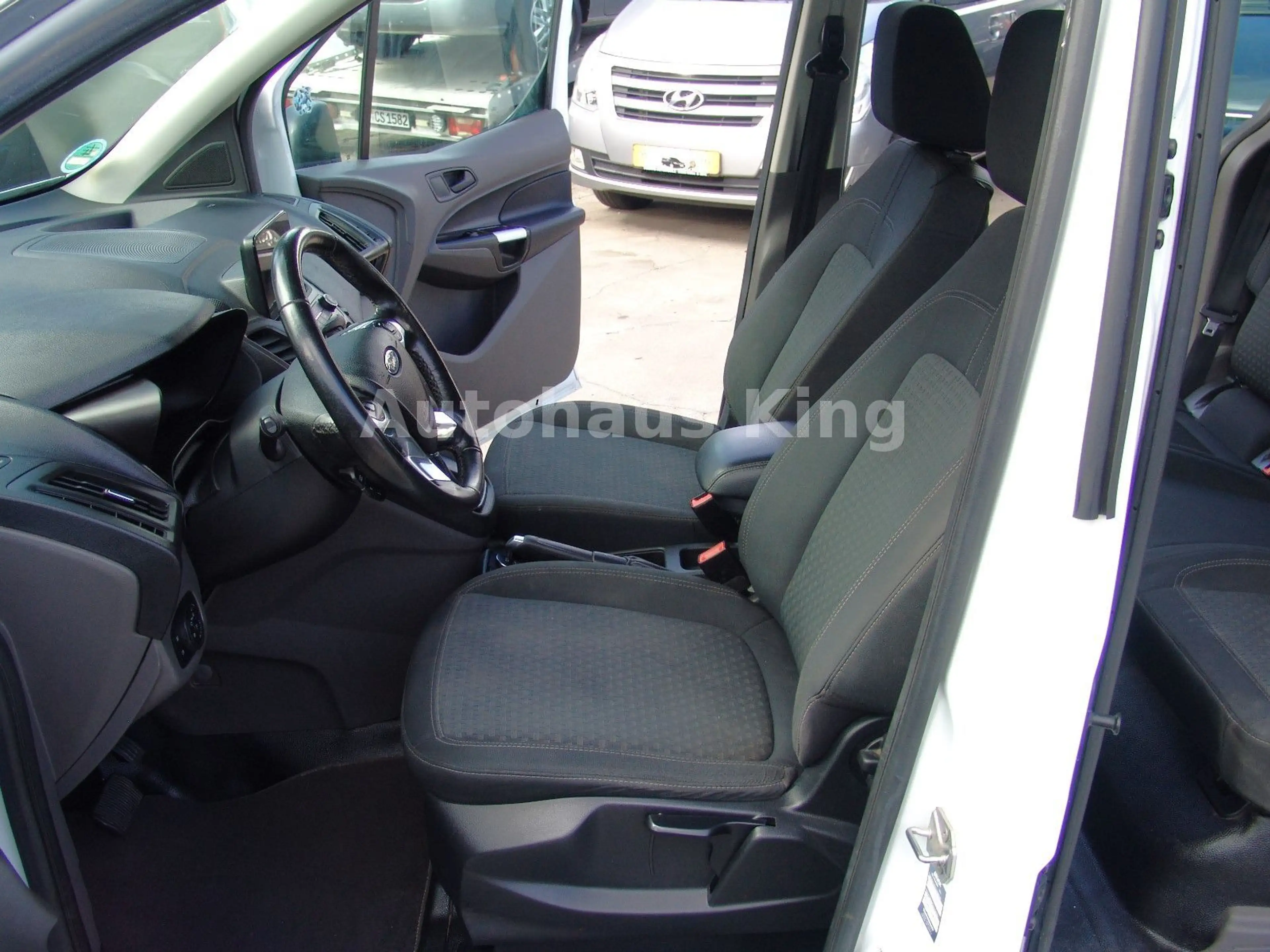 Ford Tourneo Connect Trend - NAVI/AUTOM — photo 6
