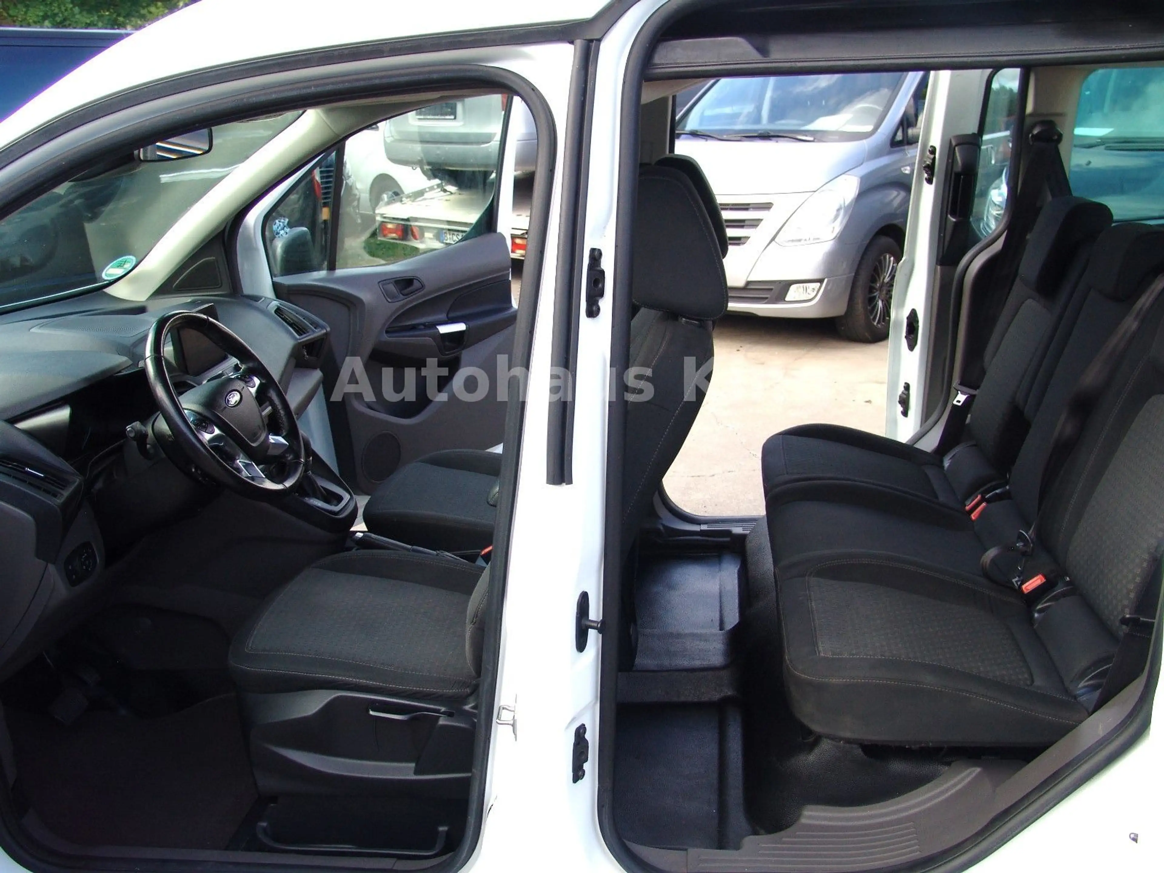 Ford Tourneo Connect Trend - NAVI/AUTOM — photo 8
