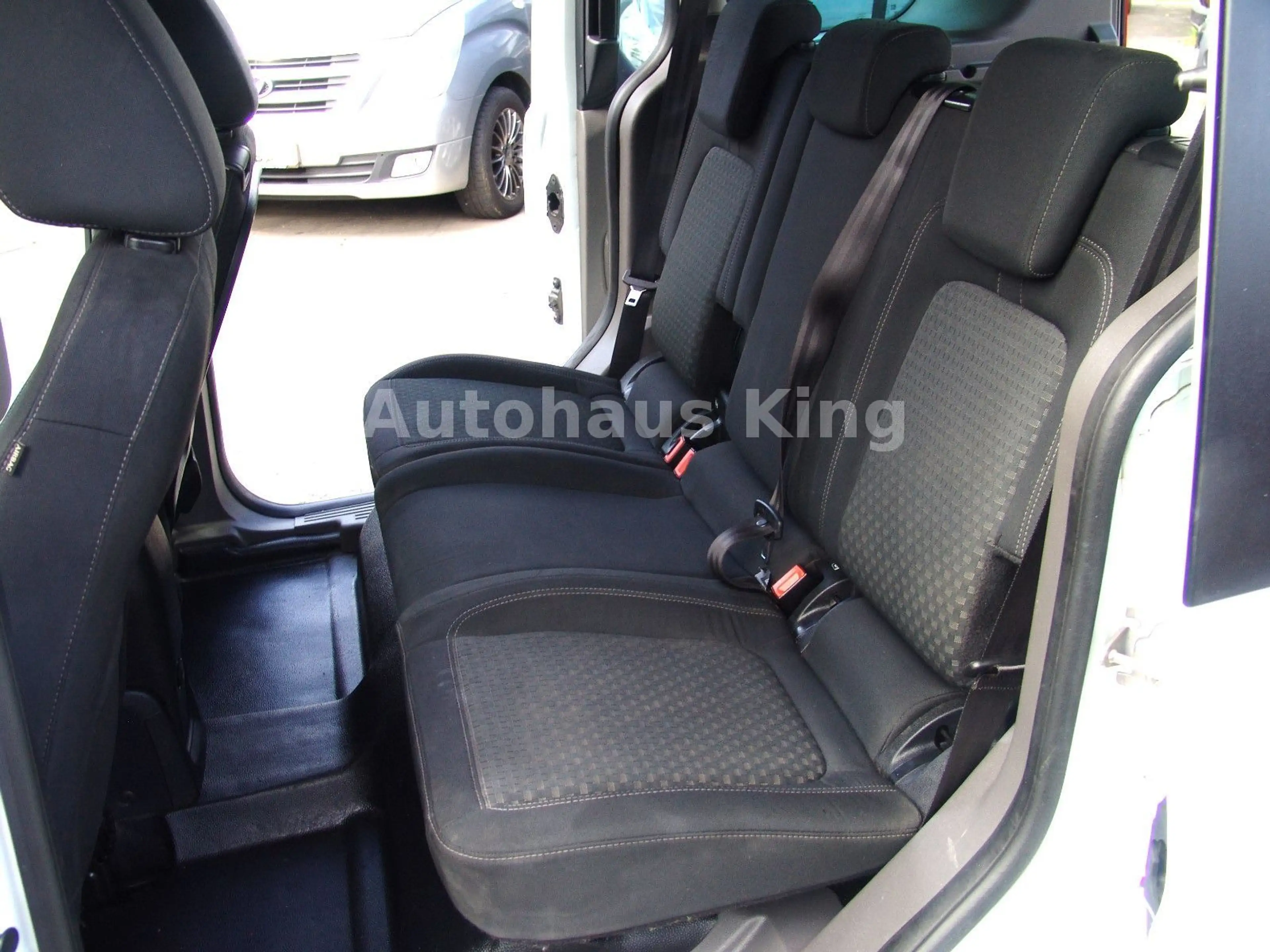 Ford Tourneo Connect Trend - NAVI/AUTOM — photo 10