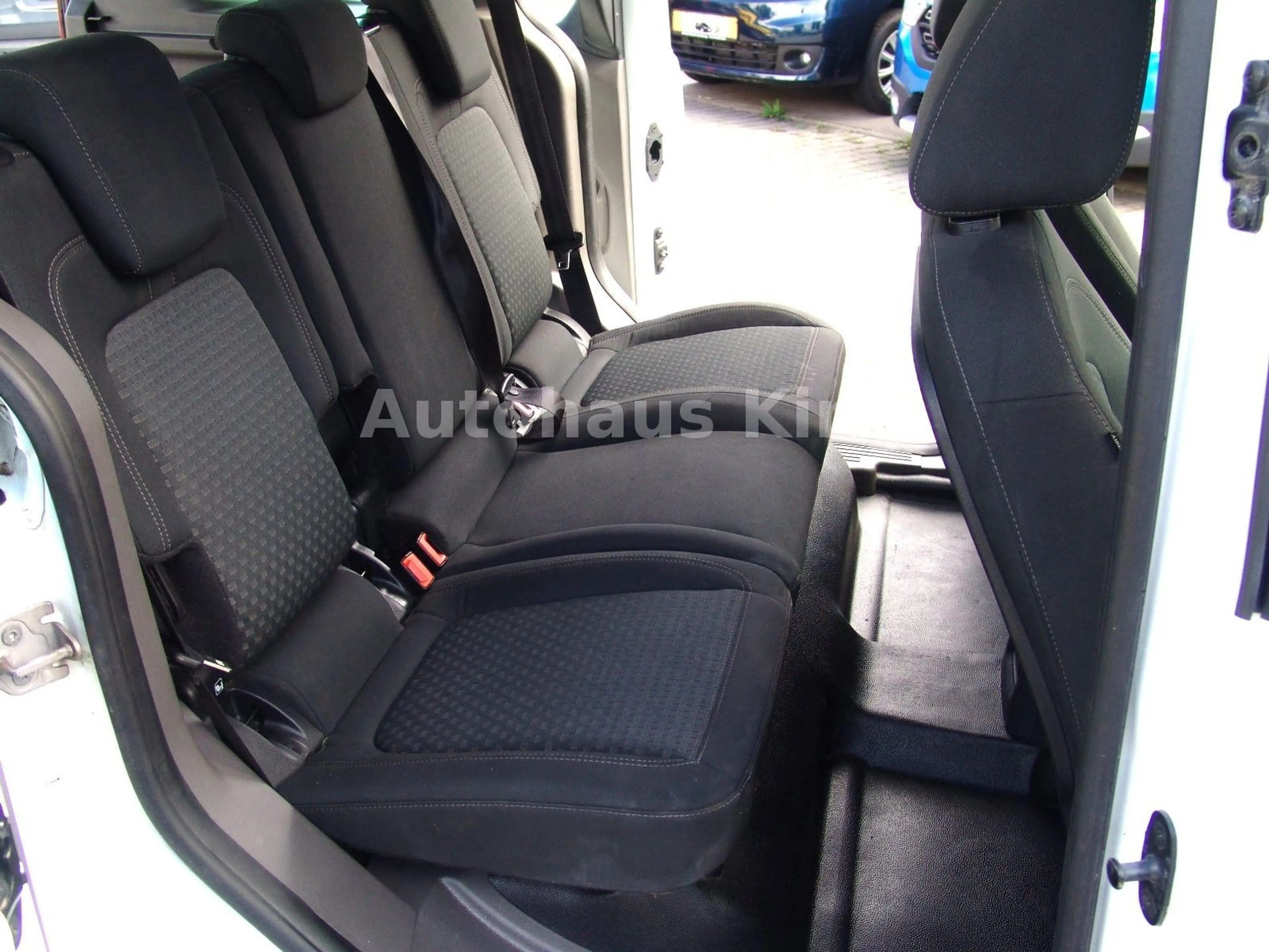 Ford Tourneo Connect Trend - NAVI/AUTOM — photo 11