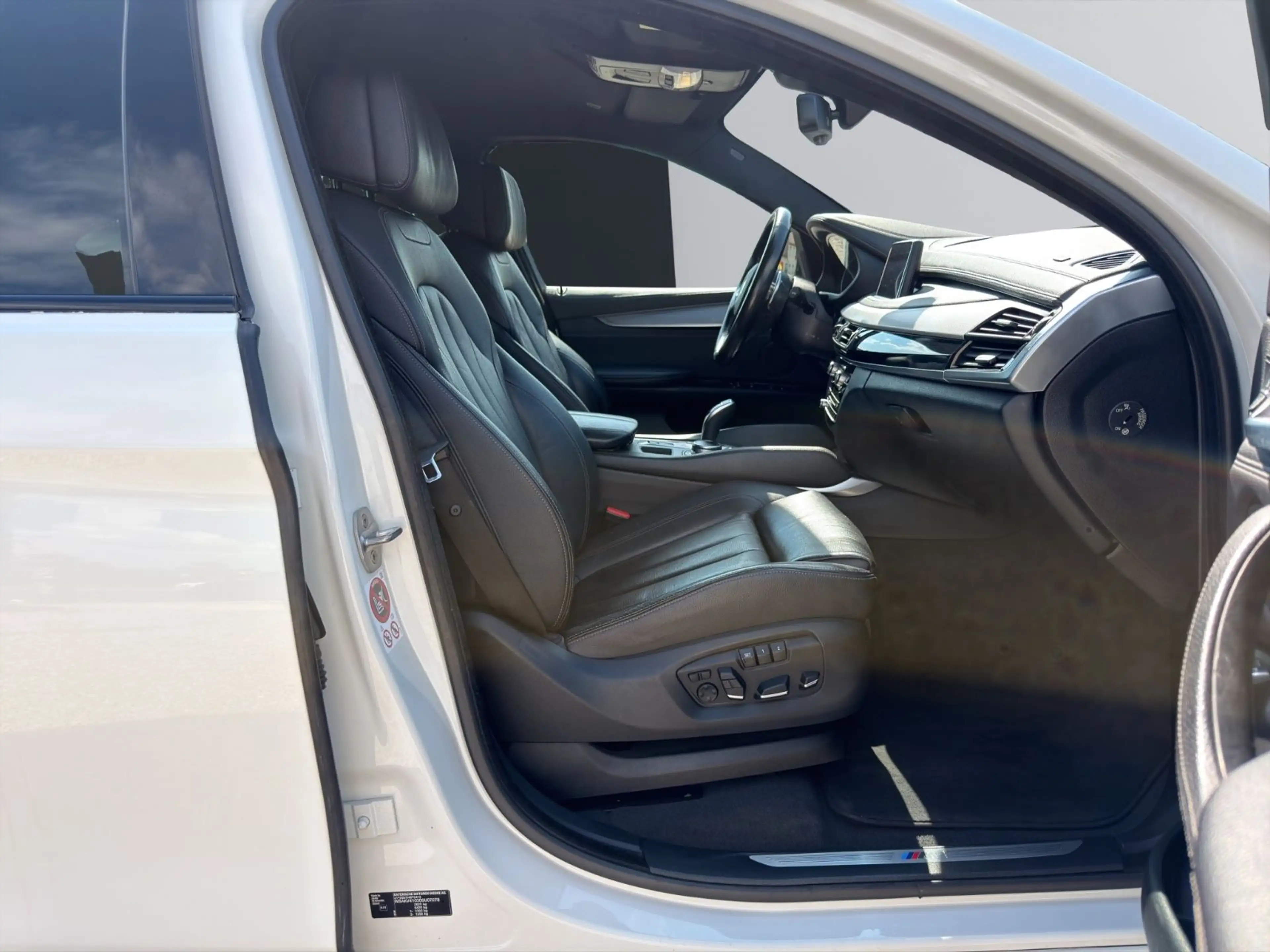 BMW X6 xDrive 40d M-Paket *LED*ACC*H-UP*R-KAM*NAVI* — photo 14