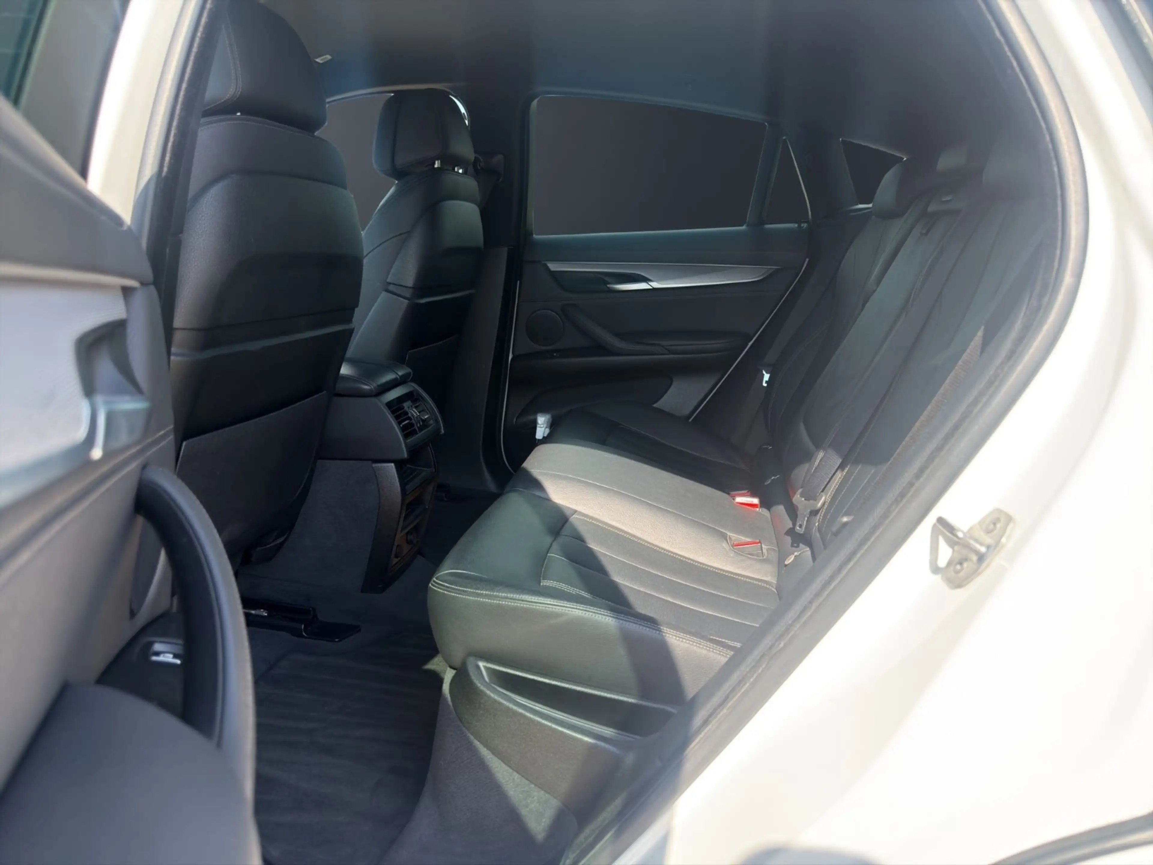 BMW X6 xDrive 40d M-Paket *LED*ACC*H-UP*R-KAM*NAVI* — photo 10