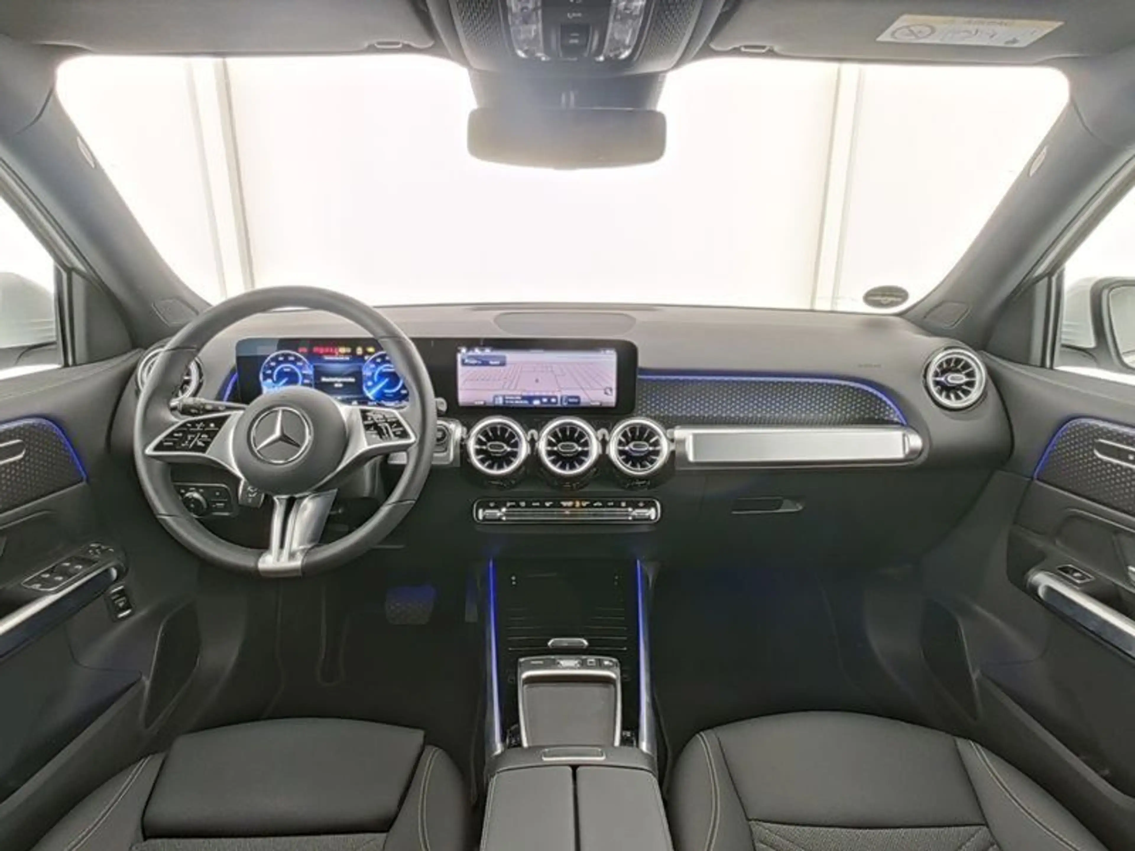 Mercedes-Benz EQB 250 PROG-ADV+ PANO 360° WINTER WDGLAS SOUND — photo 9