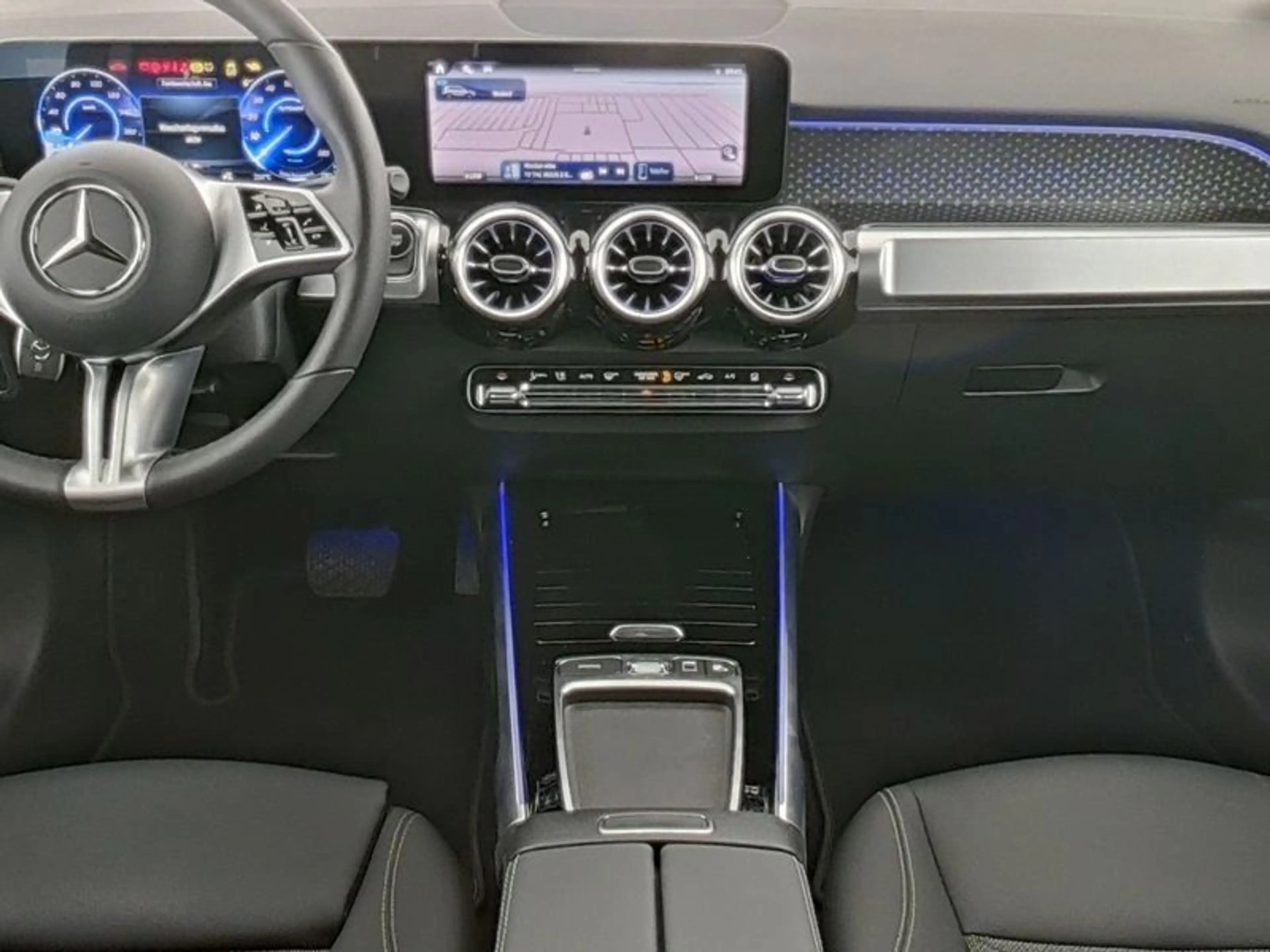 Mercedes-Benz EQB 250 PROG-ADV+ PANO 360° WINTER WDGLAS SOUND — photo 7