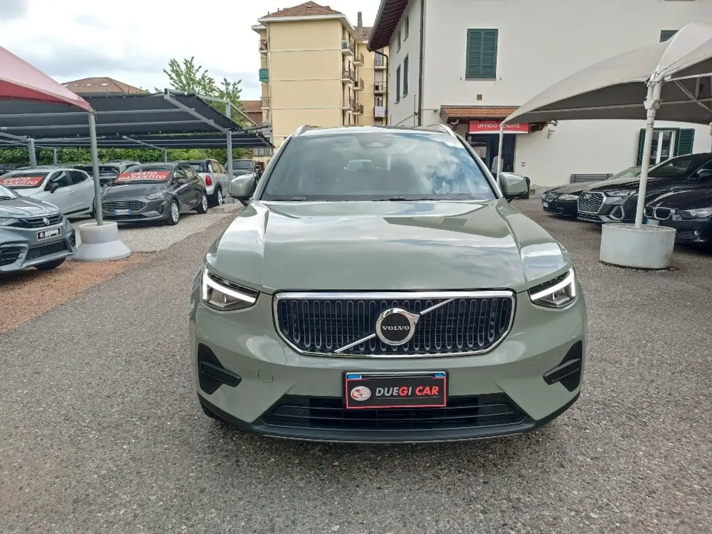 Volvo XC40 B3 automatico Core Verde - 2