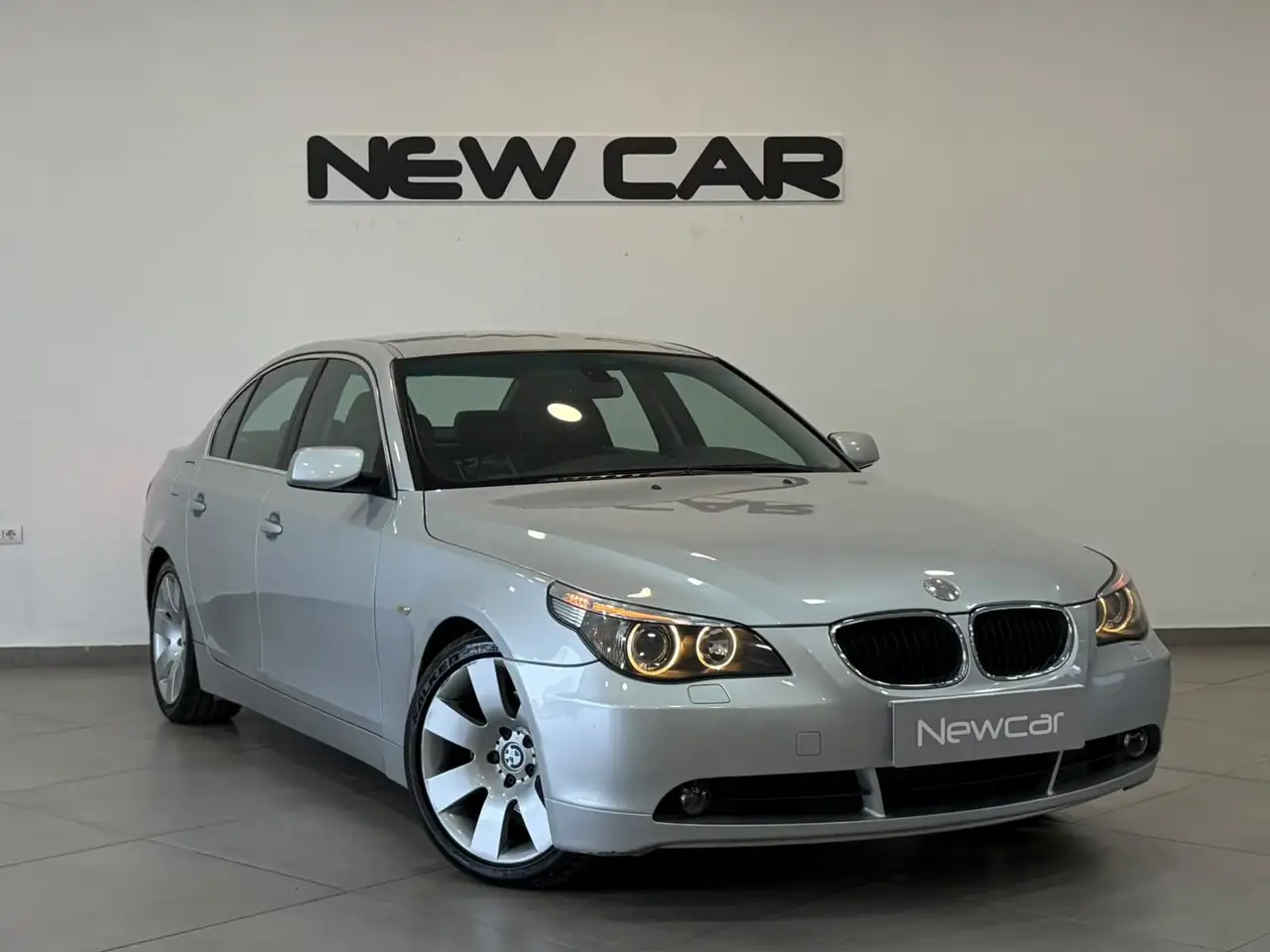BMW 530 530i xdrive Business auto — photo 1 of 21