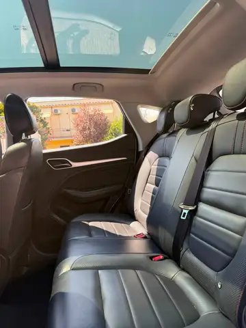MG ZS view 9