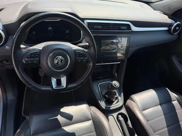 MG ZS view 12