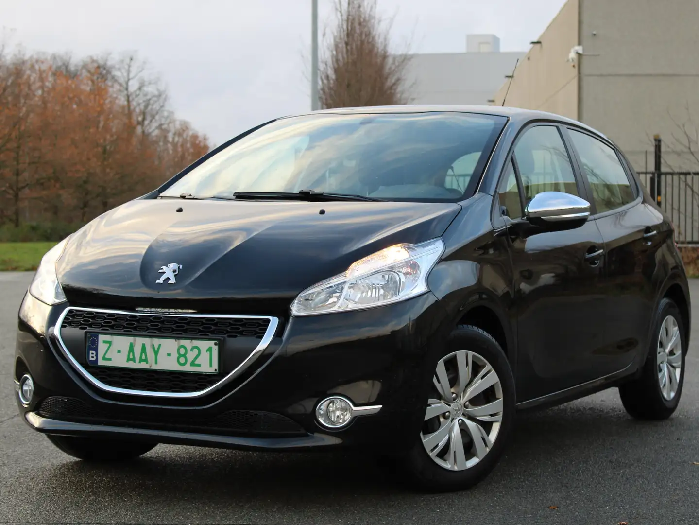 Peugeot 208 208 82 VTI Active crna - 1