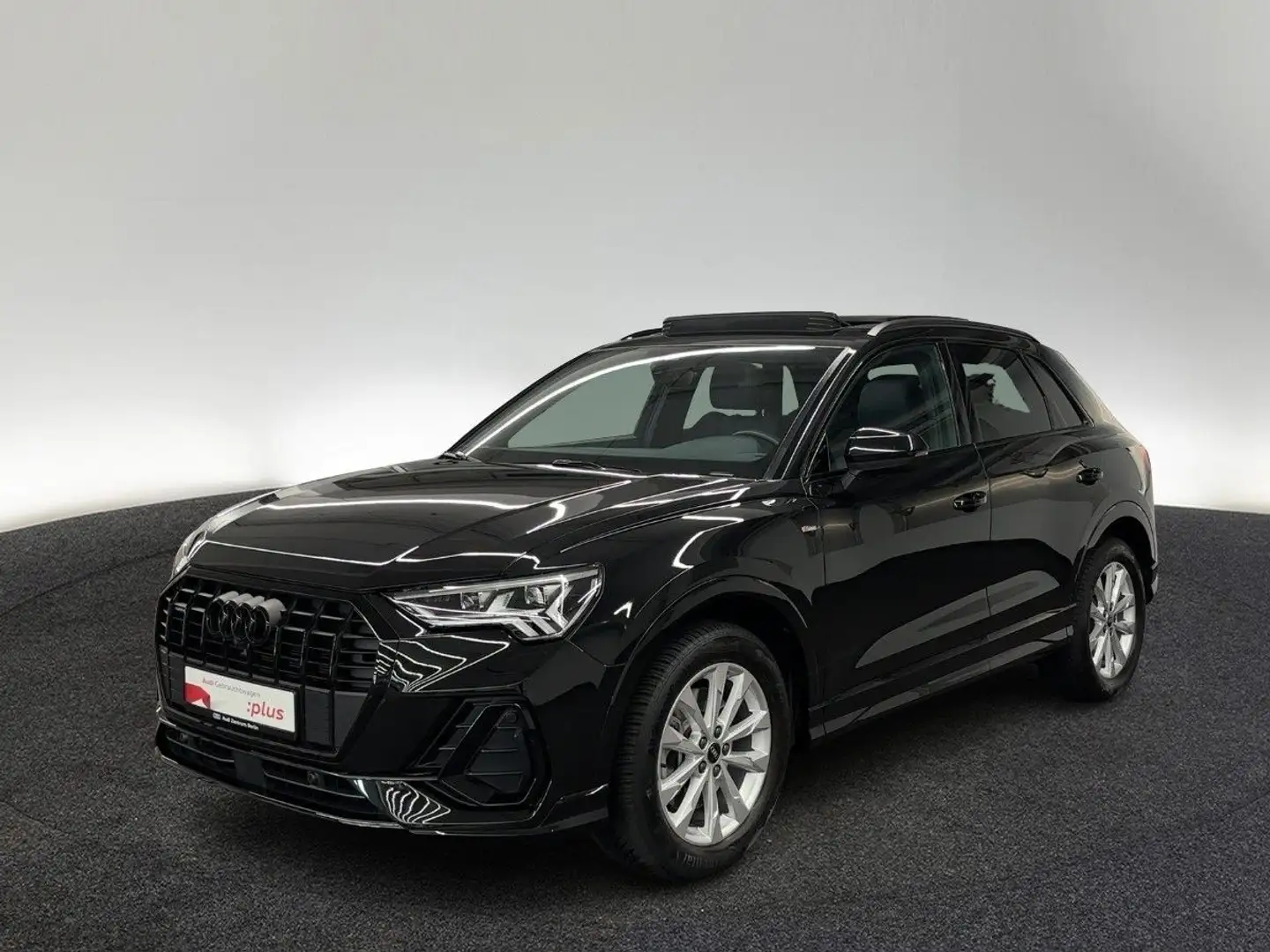 Audi Q3 S line 40 TFSI qu.S tr. STDHZG MATRIX PANO Schwarz - 2