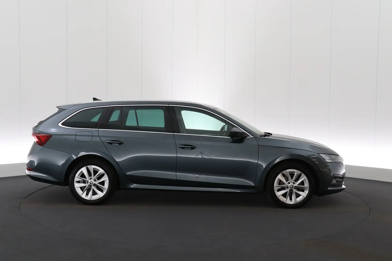 Skoda Octavia Combi 2.0 CR TDi DSG Style Launch LED GPS PDC CAM Gris - 2