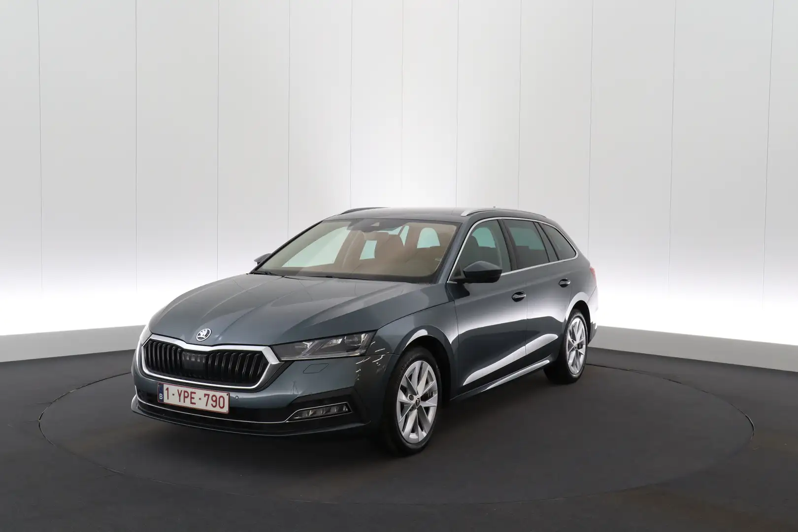 Skoda Octavia Combi 2.0 CR TDi DSG Style Launch LED GPS PDC CAM Gris - 1