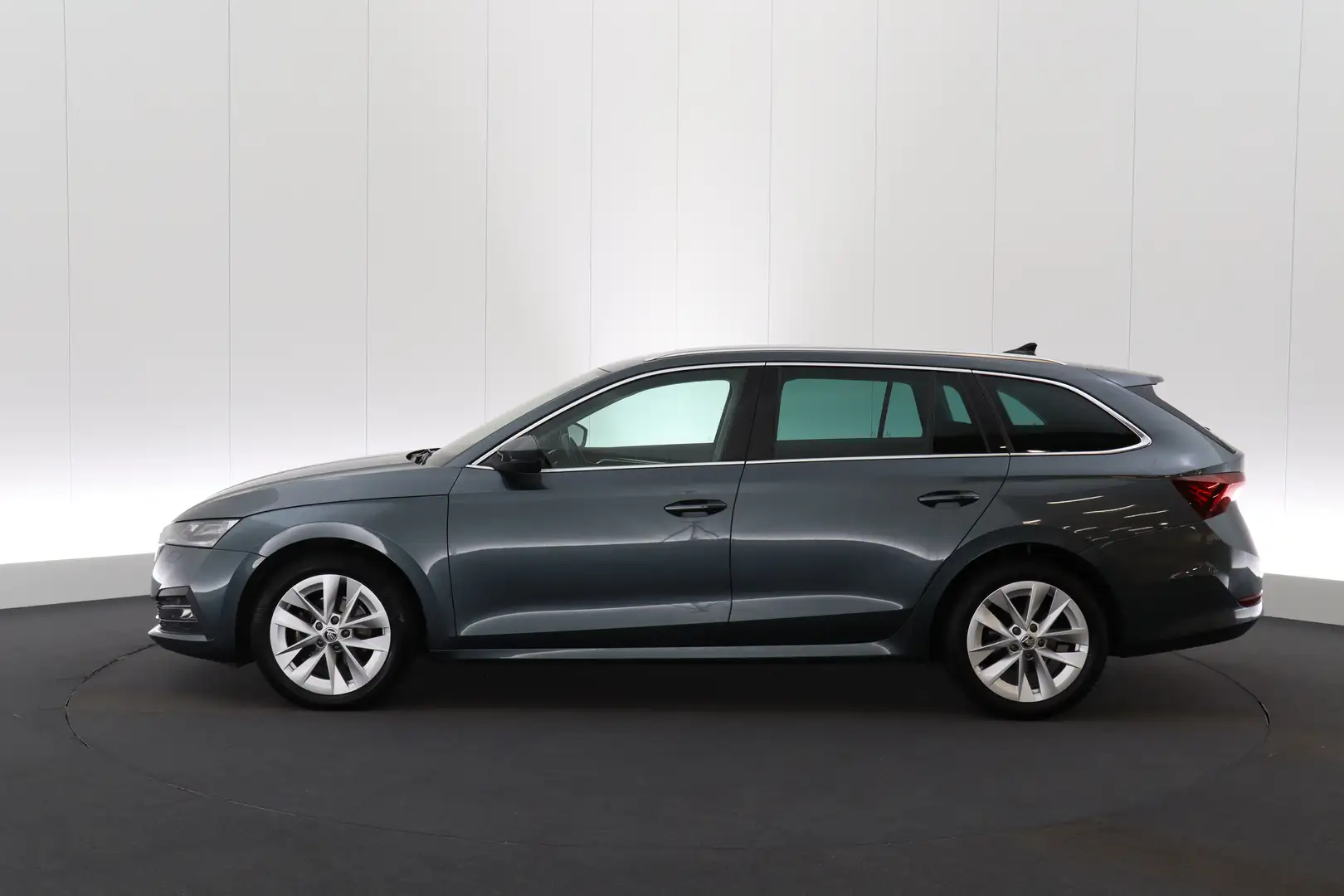 Skoda Octavia Combi 2.0 CR TDi DSG Style Launch LED GPS PDC CAM Gris - 2