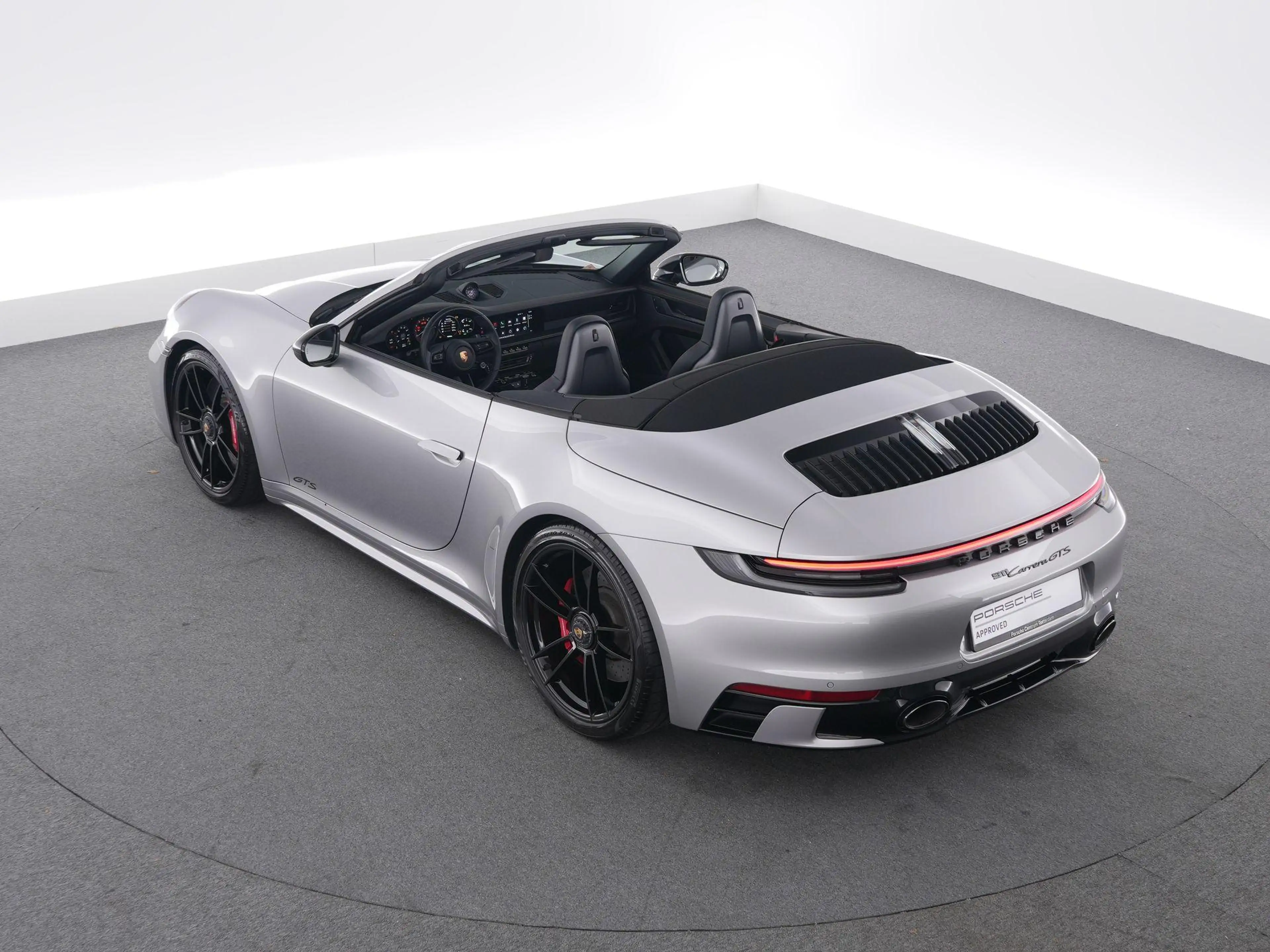 Porsche 992 Carrera GTS Cabriolet — photo 10