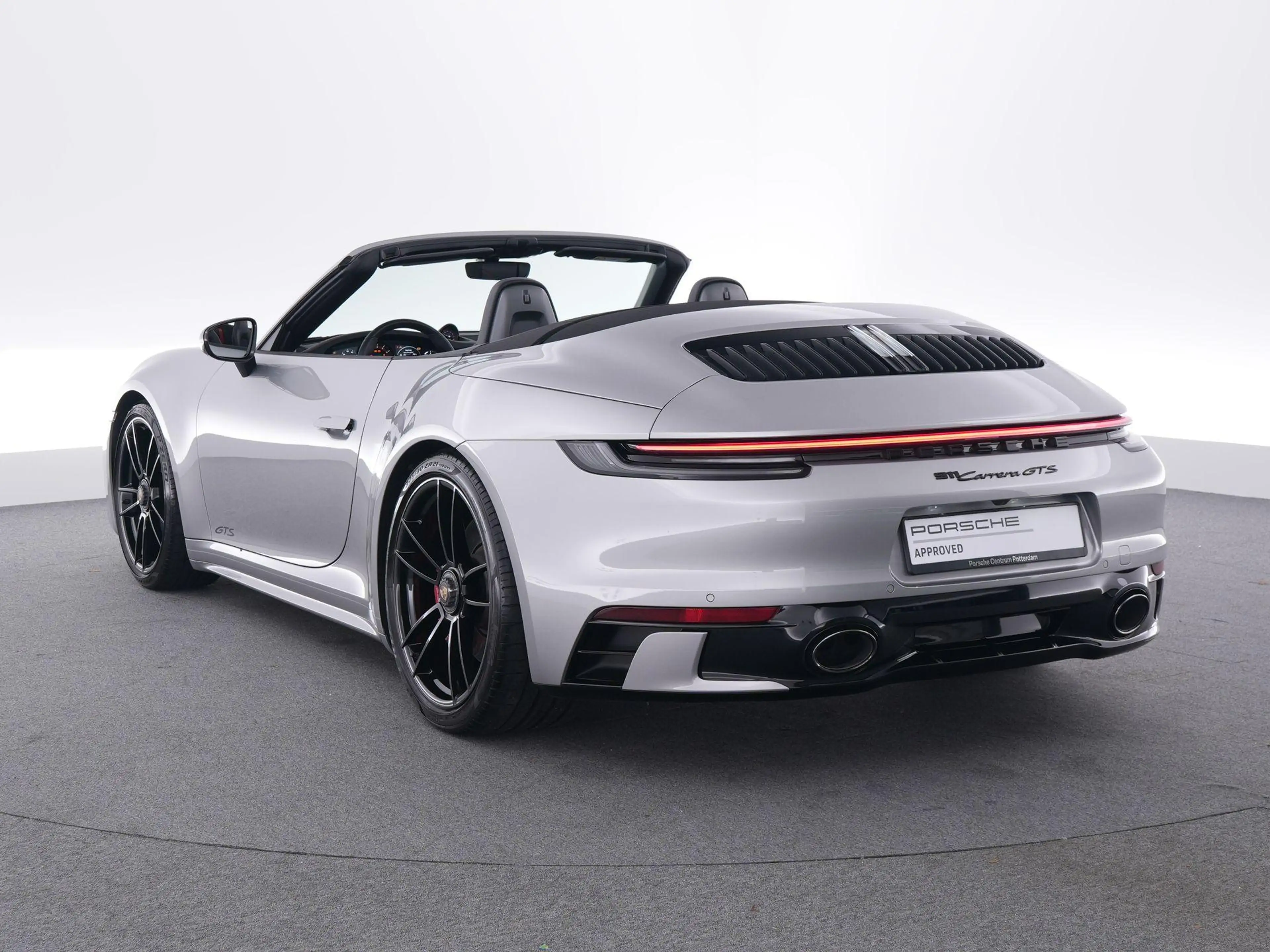 Porsche 992 Carrera GTS Cabriolet — photo 3