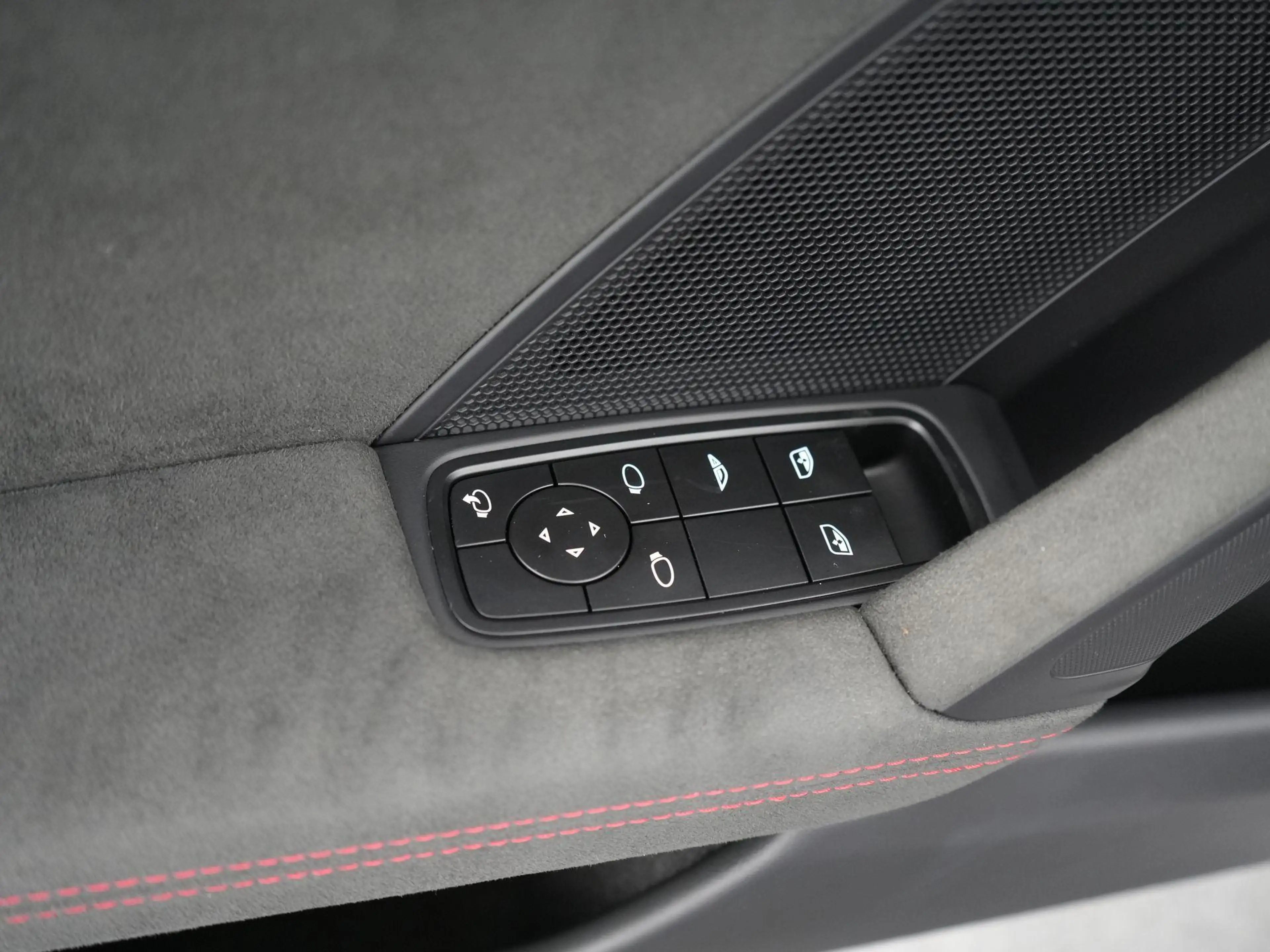 Porsche 992 Carrera GTS Cabriolet — photo 14