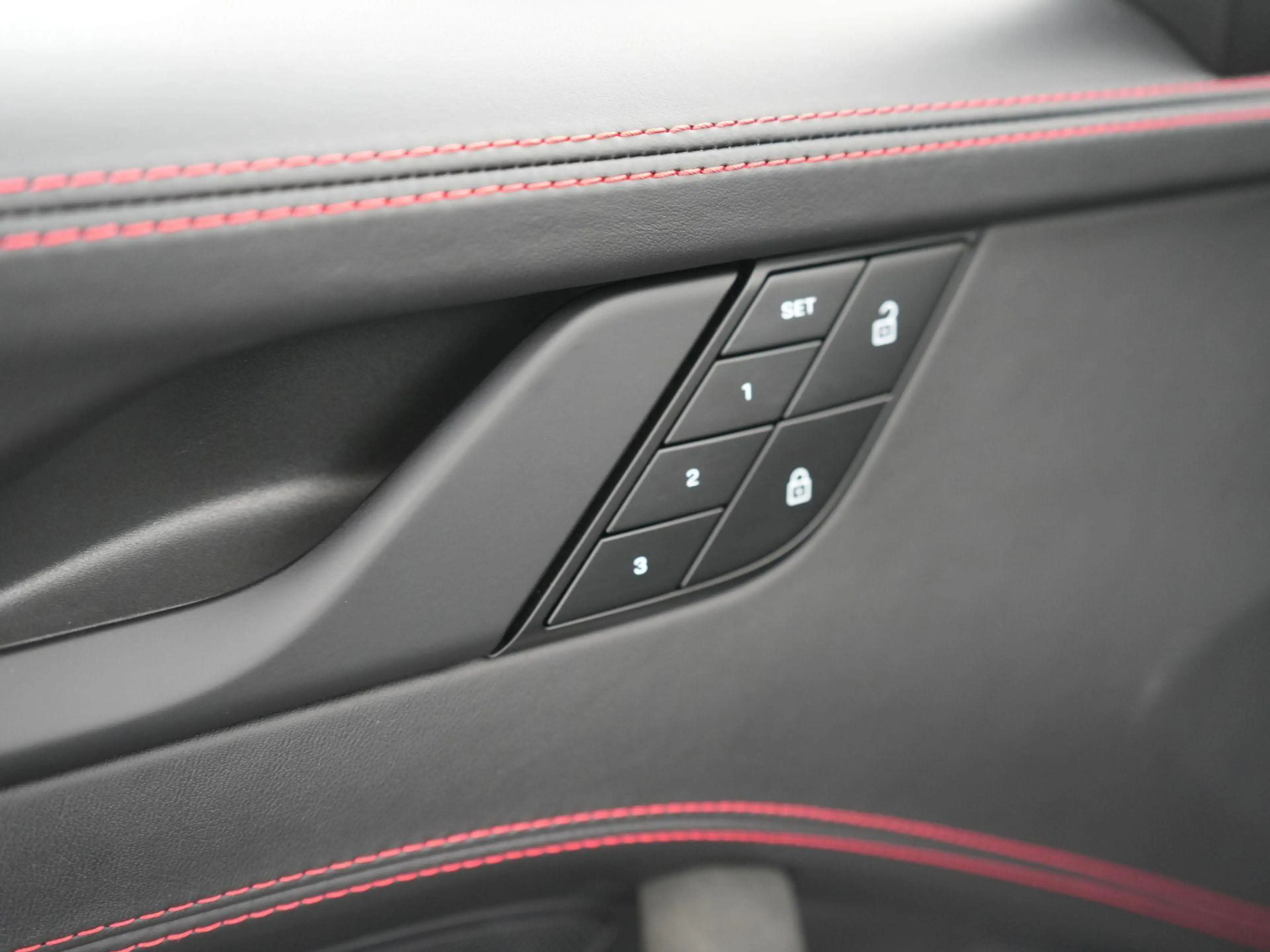 Porsche 992 Carrera GTS Cabriolet — photo 13
