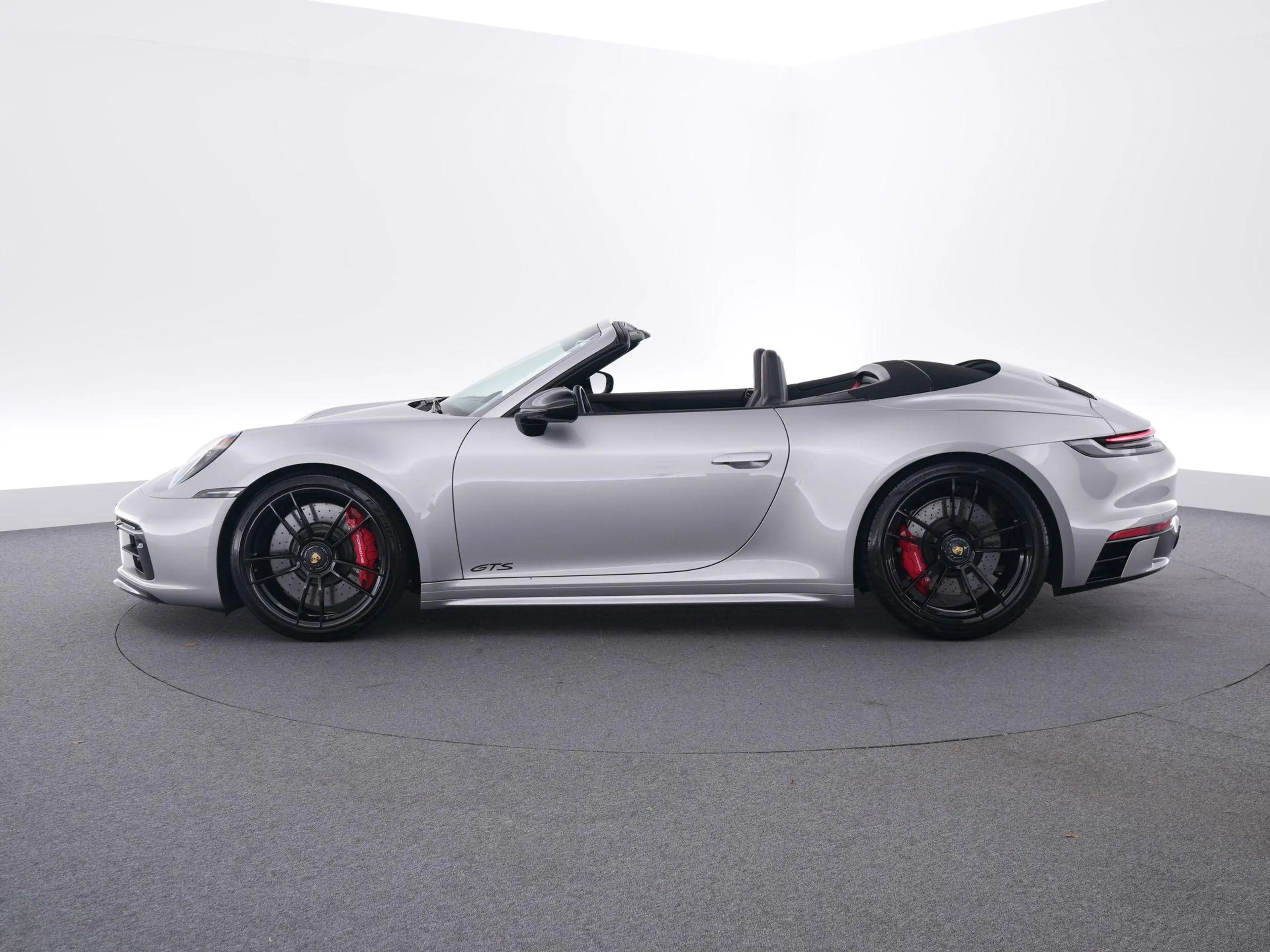 Porsche 992 Carrera GTS Cabriolet — photo 2