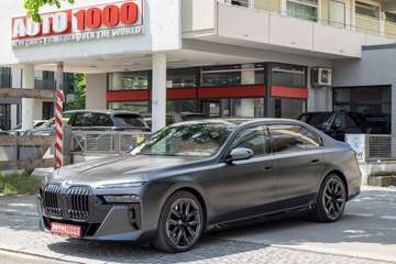 d xDrive M, Full Option, TV Bildschirm