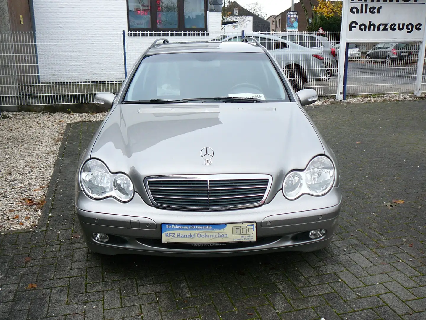 Mercedes-Benz C 180 Gepflegt,Automatikgetriebe,Klimaautomatik,AHK,PDC! Grau - 2