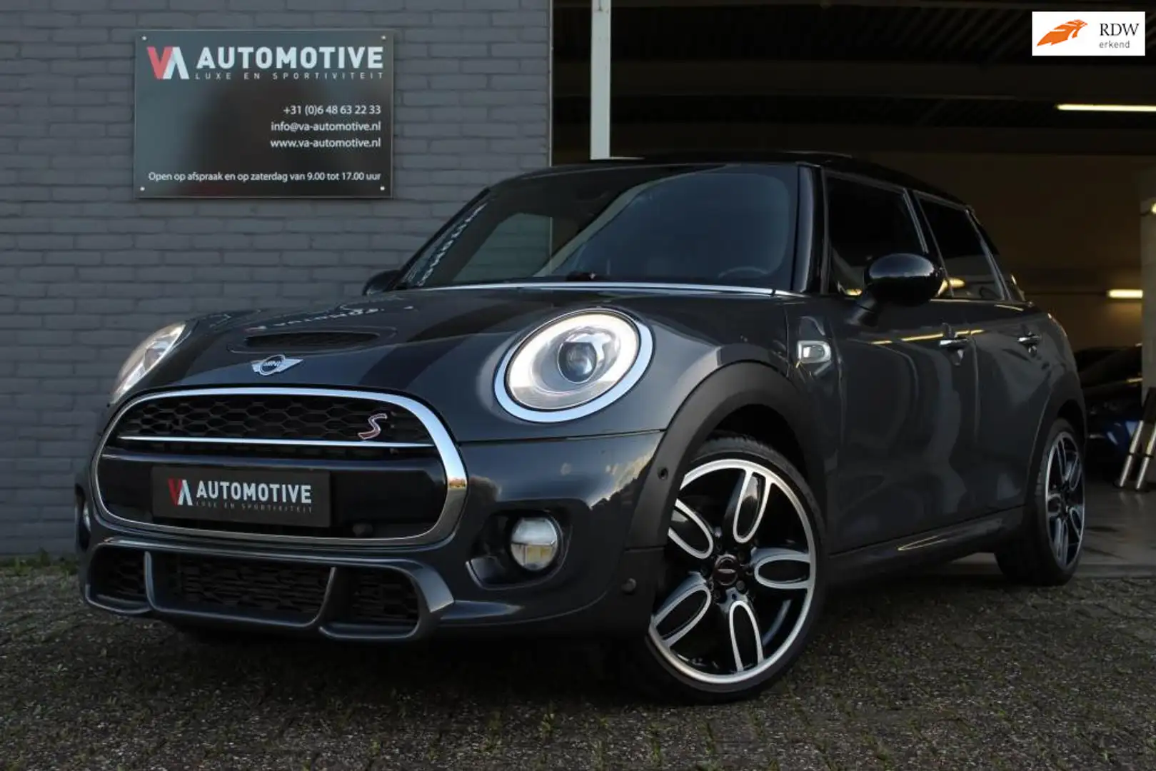 MINI Cooper S Mini 2.0 CHILI AUT JCW PANO LEER H/K NAVI PROF Gris - 1