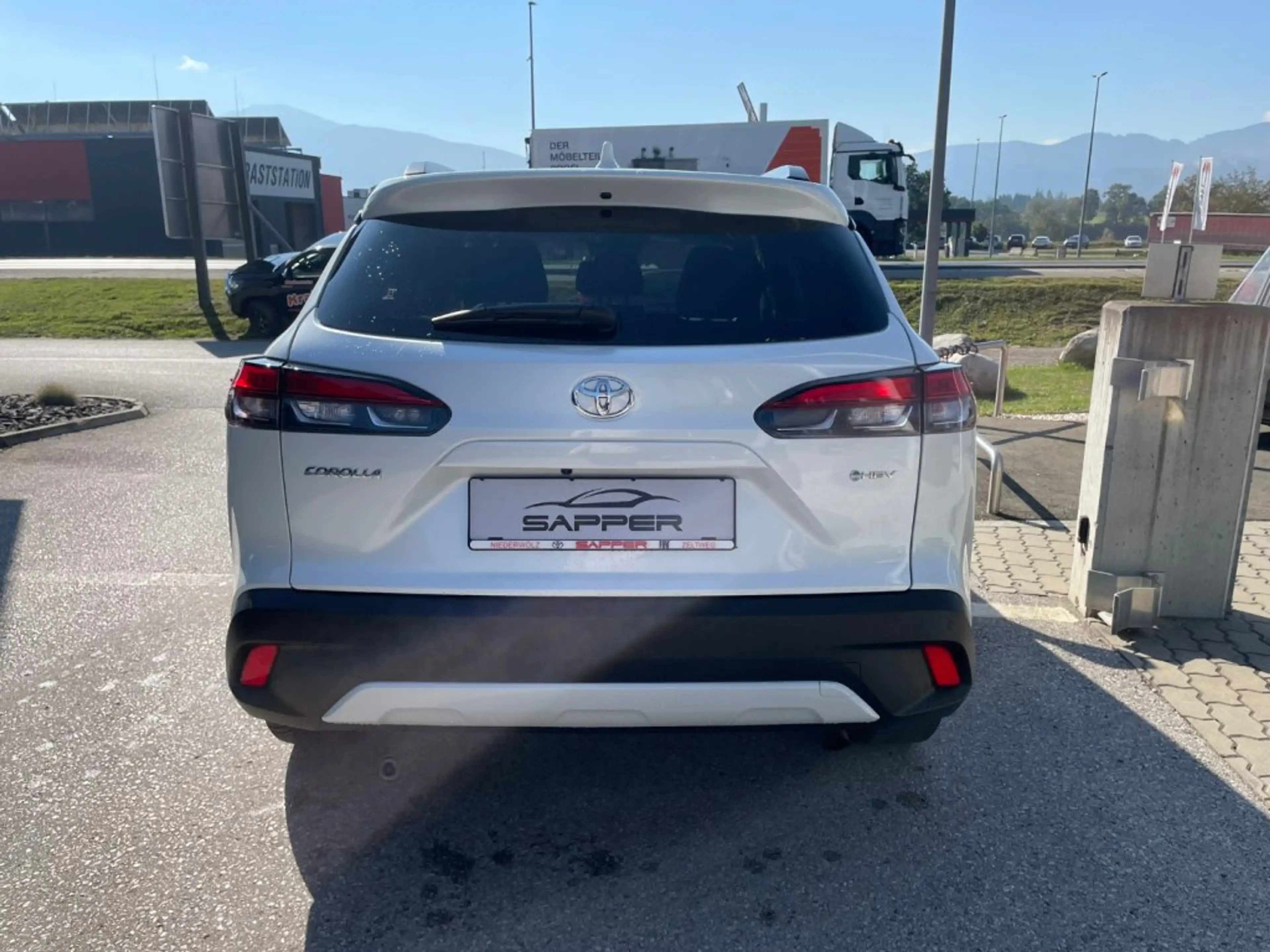 Toyota Corolla Cross 2,0 Hybrid Active Drive AWD — photo 6