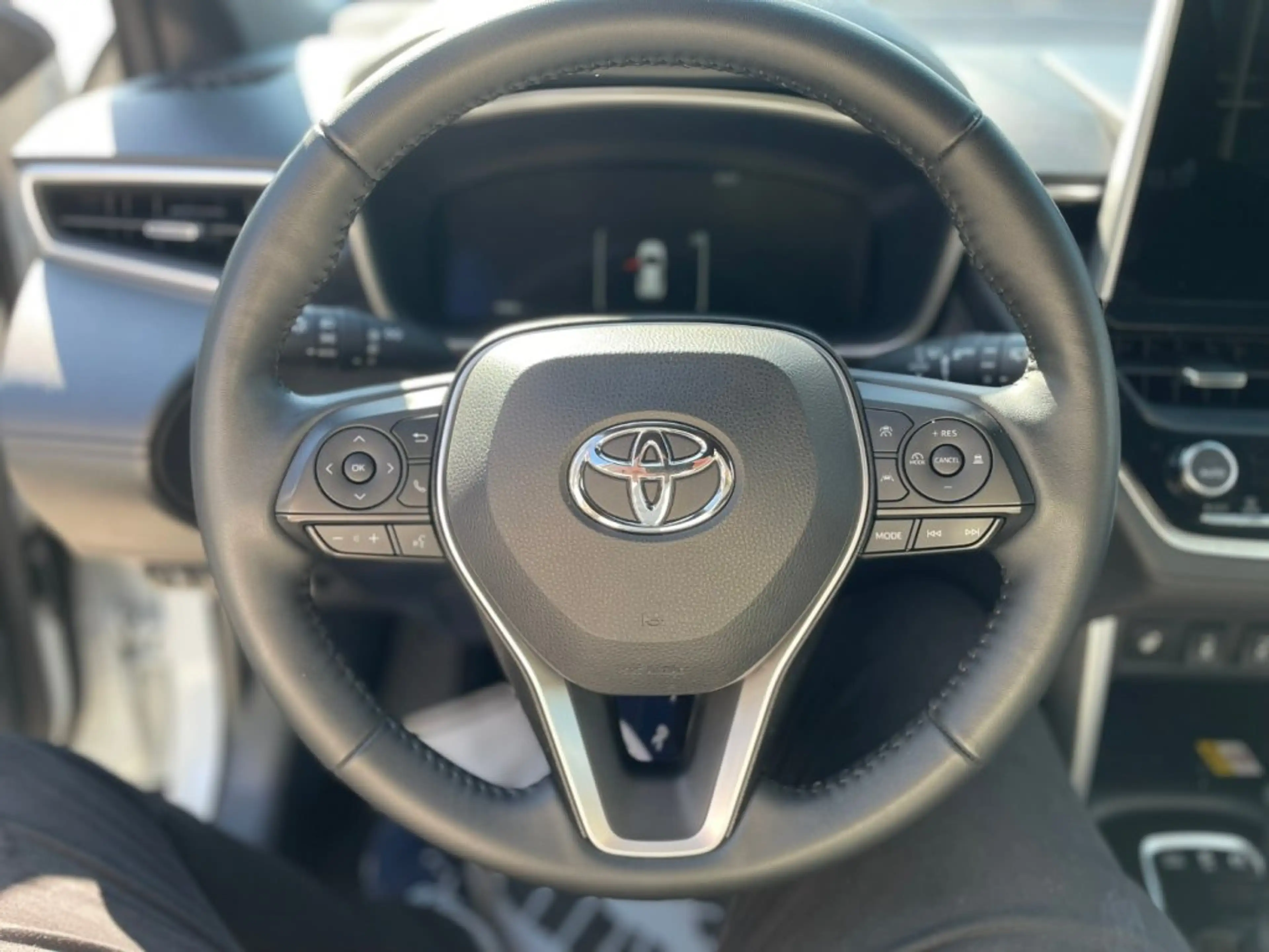 Toyota Corolla Cross 2,0 Hybrid Active Drive AWD — photo 15