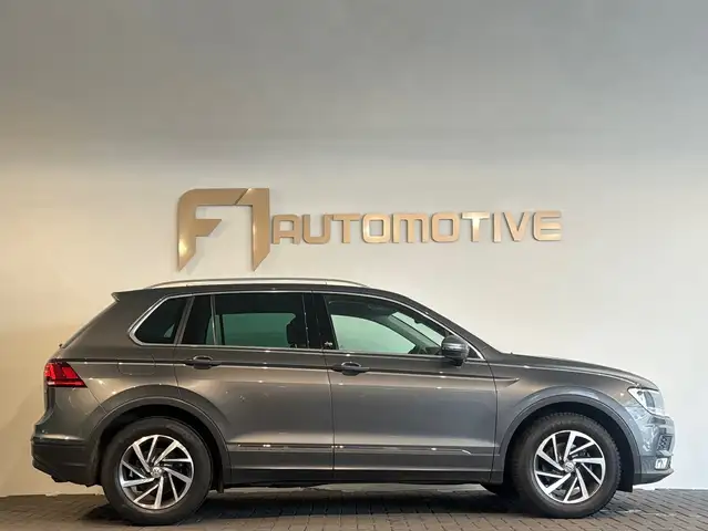 Volkswagen Tiguan view 12