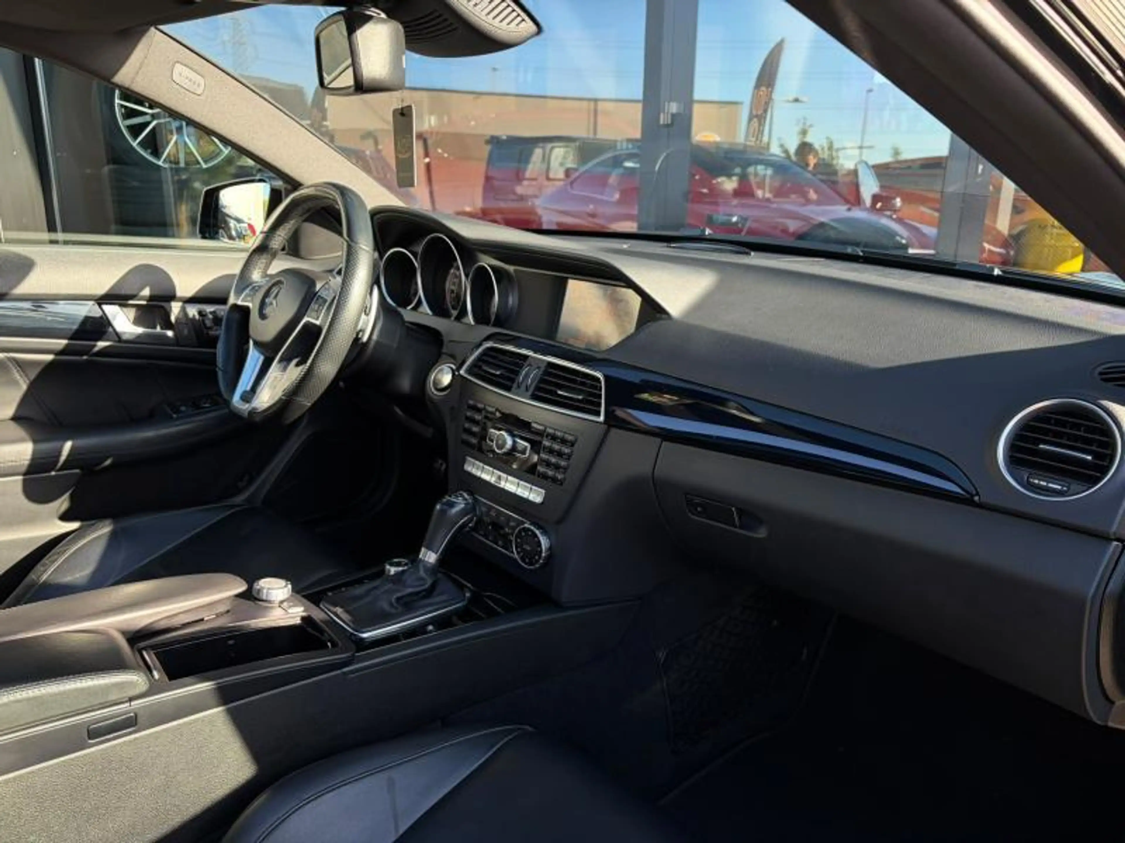 Mercedes-Benz C 63 AMG Classe C 63 AMG V8 457ch/Toit Ouvrant/Camera/Sièg — photo 9