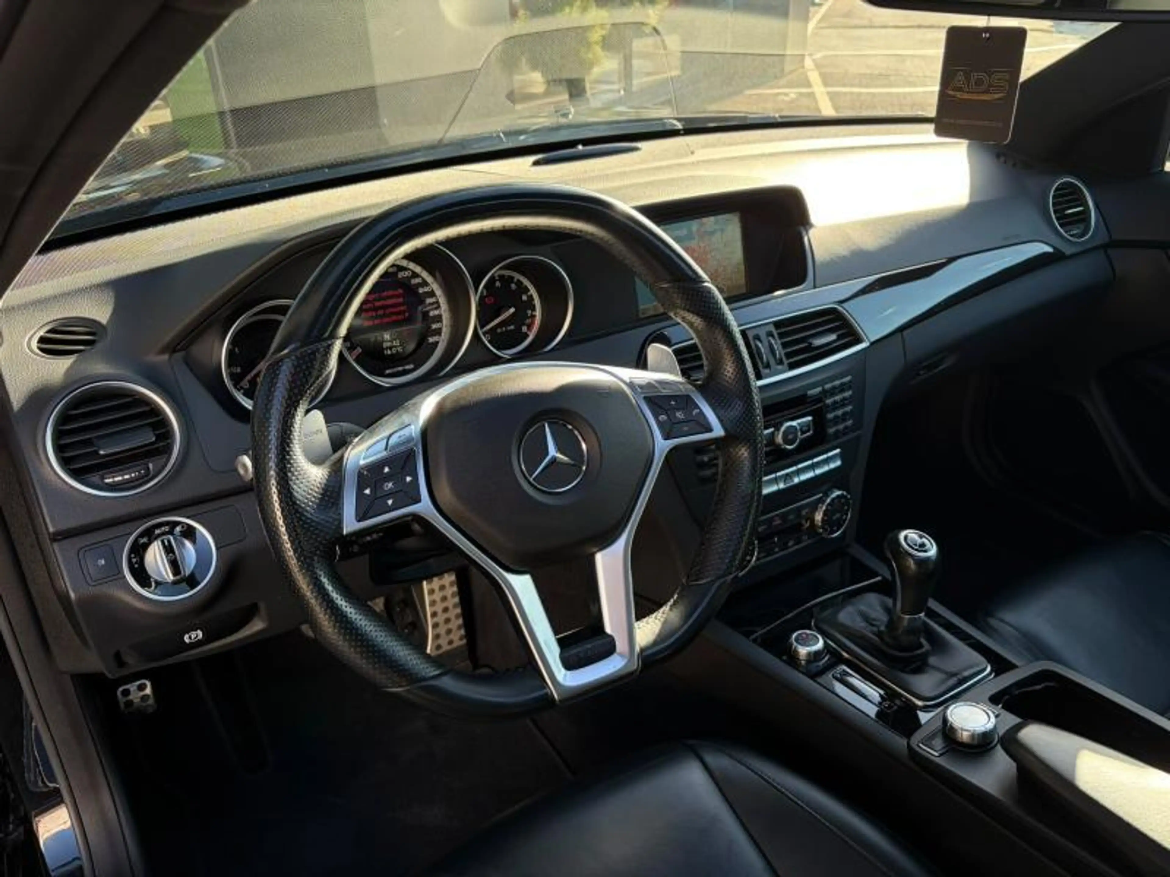 Mercedes-Benz C 63 AMG Classe C 63 AMG V8 457ch/Toit Ouvrant/Camera/Sièg — photo 6