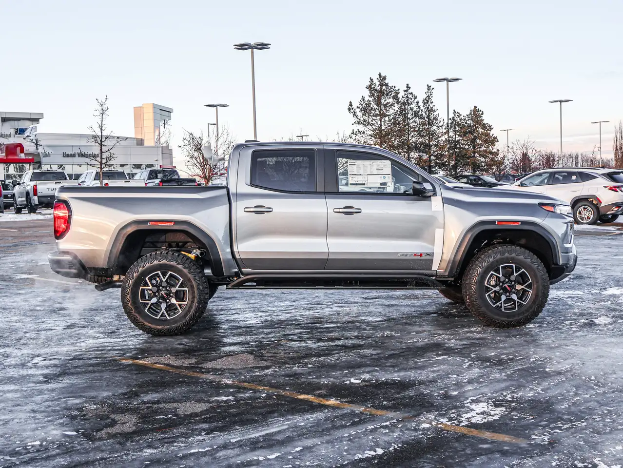 GMC Canyon снимка GMC Canyon