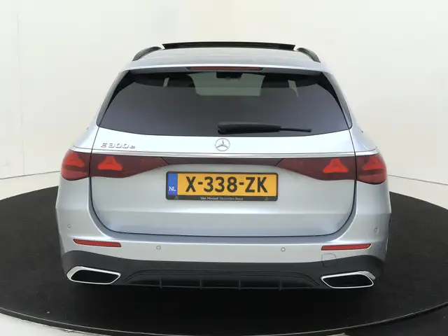 Mercedes-Benz E-Class view 7