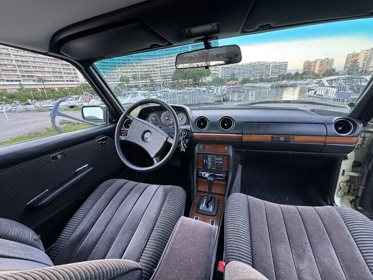 Mercedes-Benz CE 280, foto 4