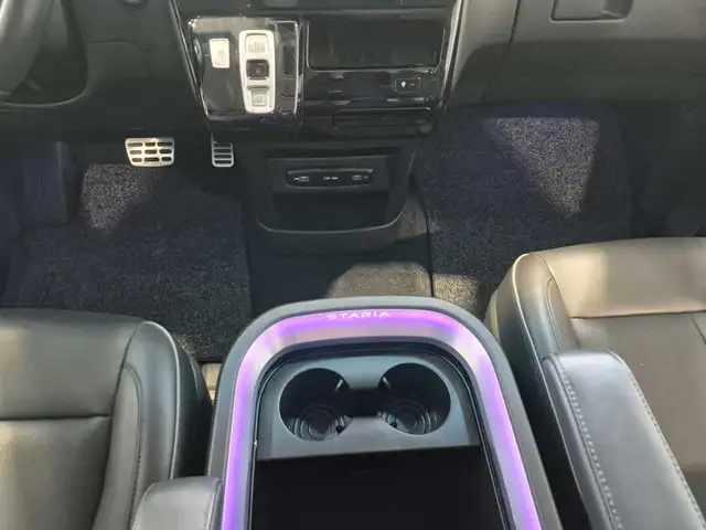 Hyundai Staria view 12