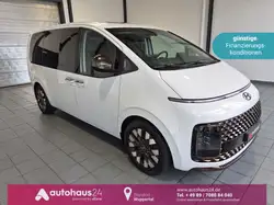 Hyundai STARIA 2.2 CRDi Signature 7 Sitzer|4WD|Pano