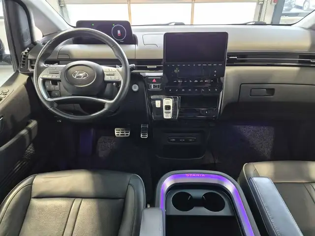 Hyundai Staria view 9