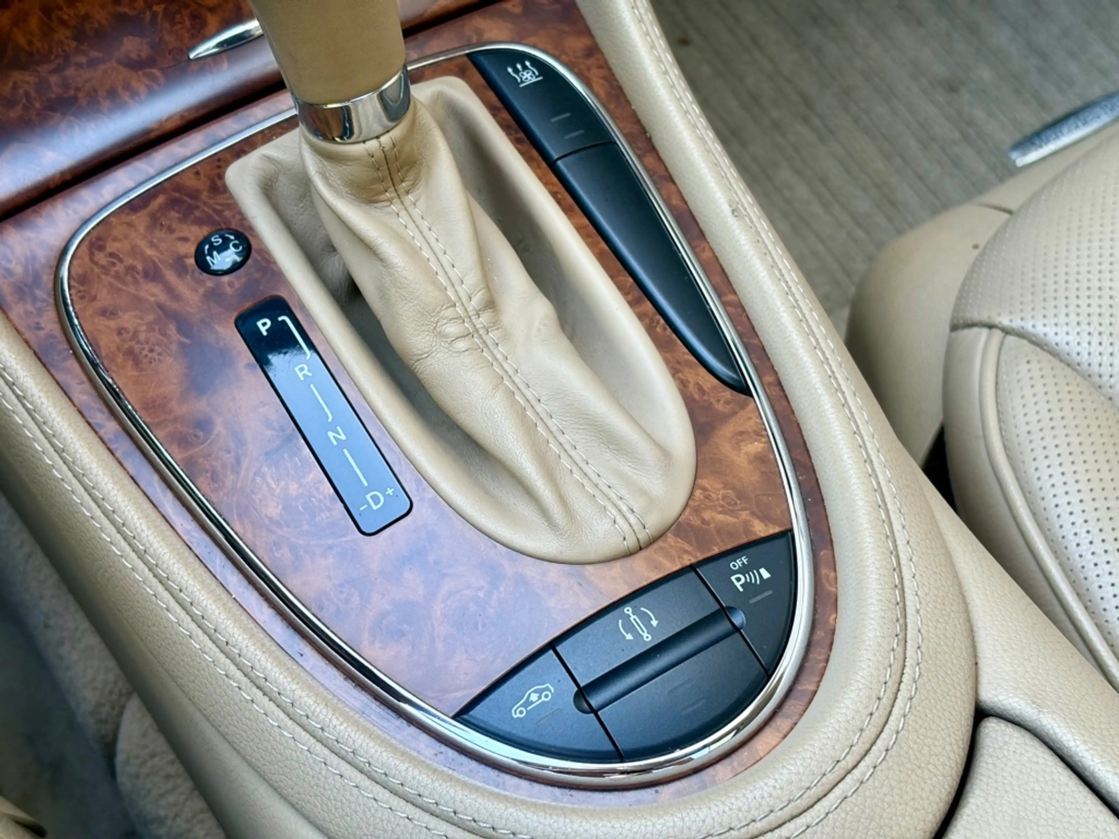 Mercedes-Benz CLS 350 CGI — photo 13