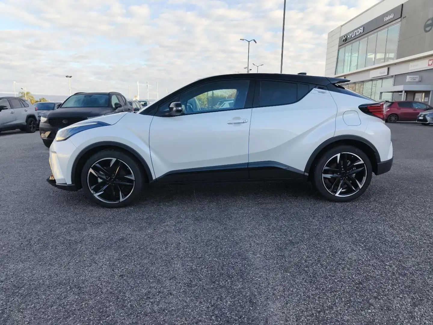 Toyota C-HR 2.0 PHEV GR Sport Bianco - 2