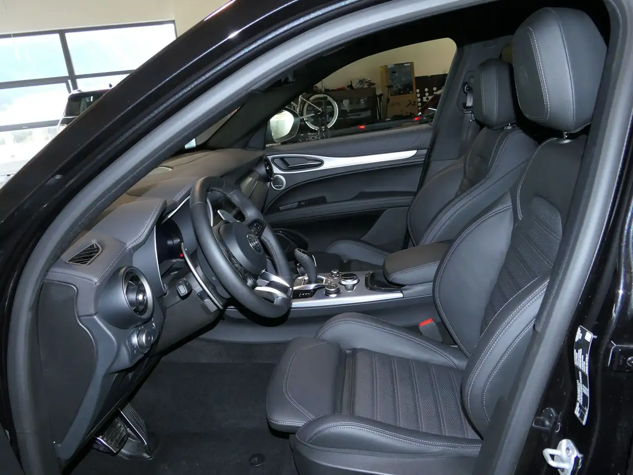 Alfa Romeo Stelvio 2025