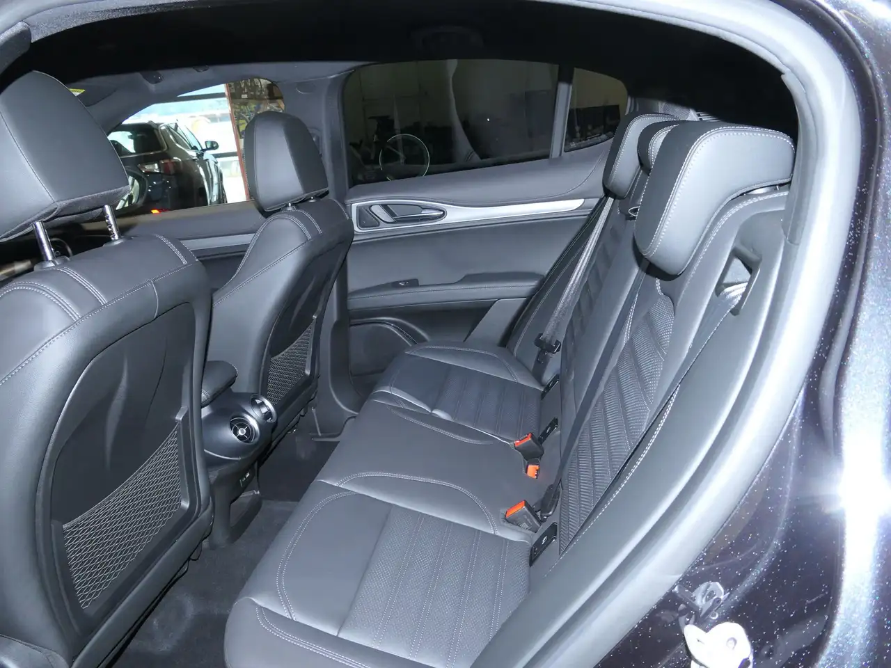 Alfa Romeo Stelvio 2025