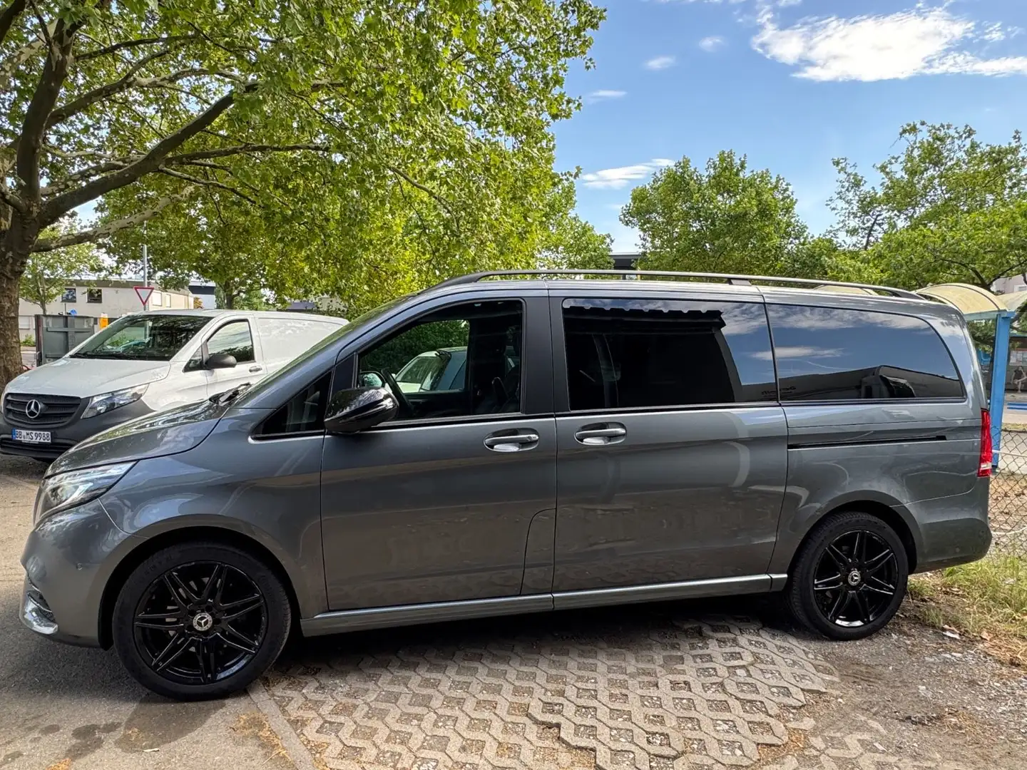 Mercedes-Benz V 250 4M AV.ED LANG+AMG+PANO+STDHZG+TISCH+360° Gris - 2