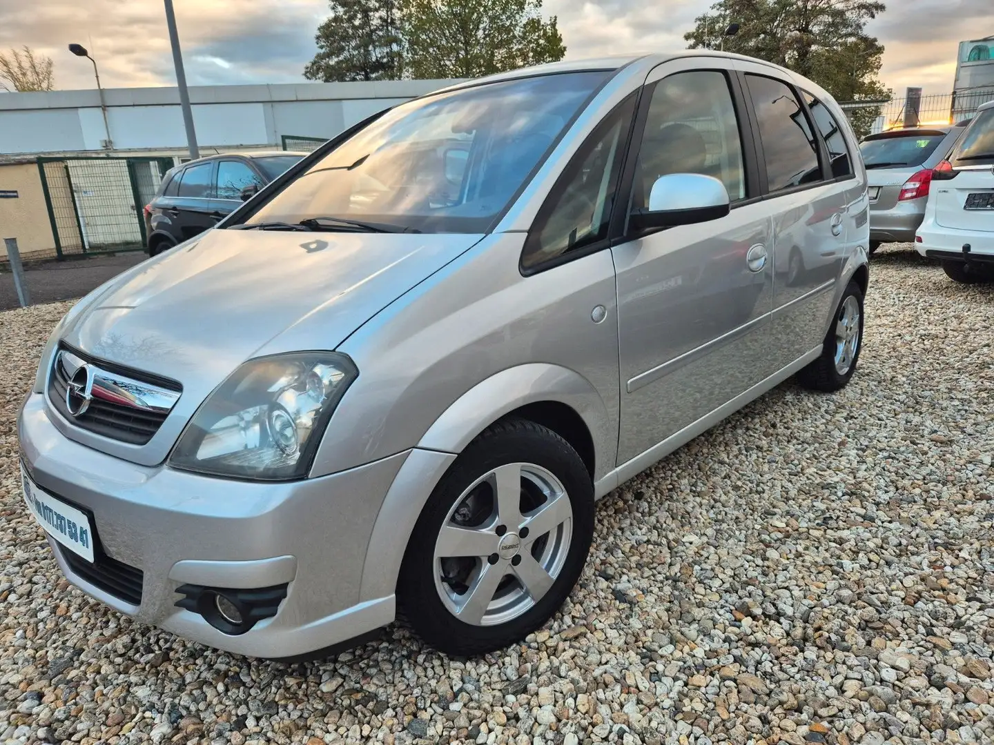 Opel Meriva INNOVATION Klima Sitz Hz Silber - 1