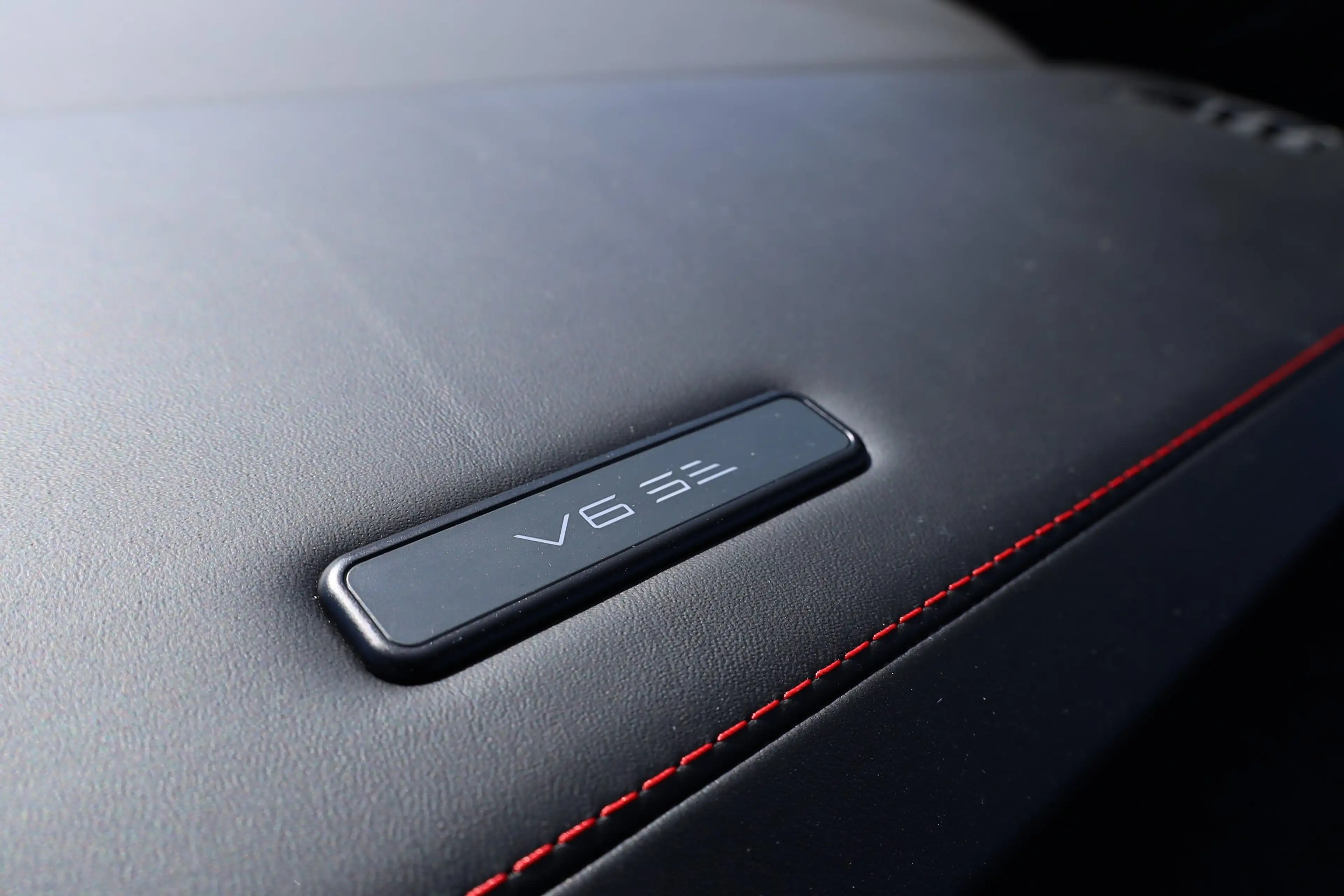 Lotus Emira V6 SE — photo 15