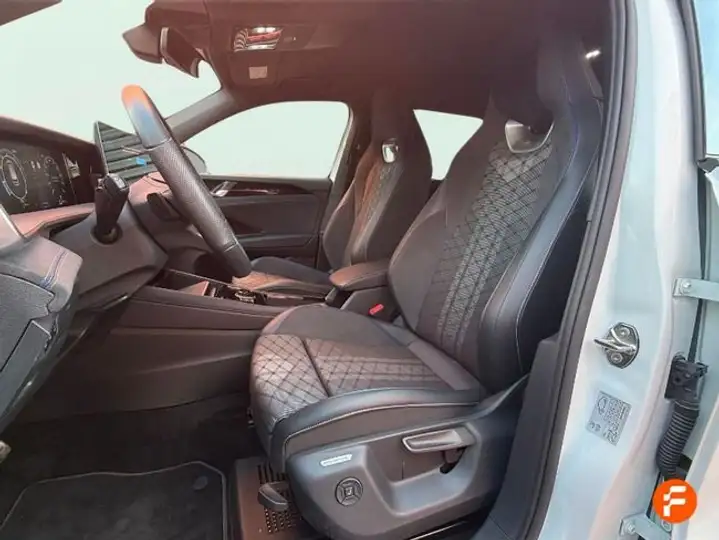 Volkswagen Tayron R-Line 1.5 eTSI DSG 2025, foto 14