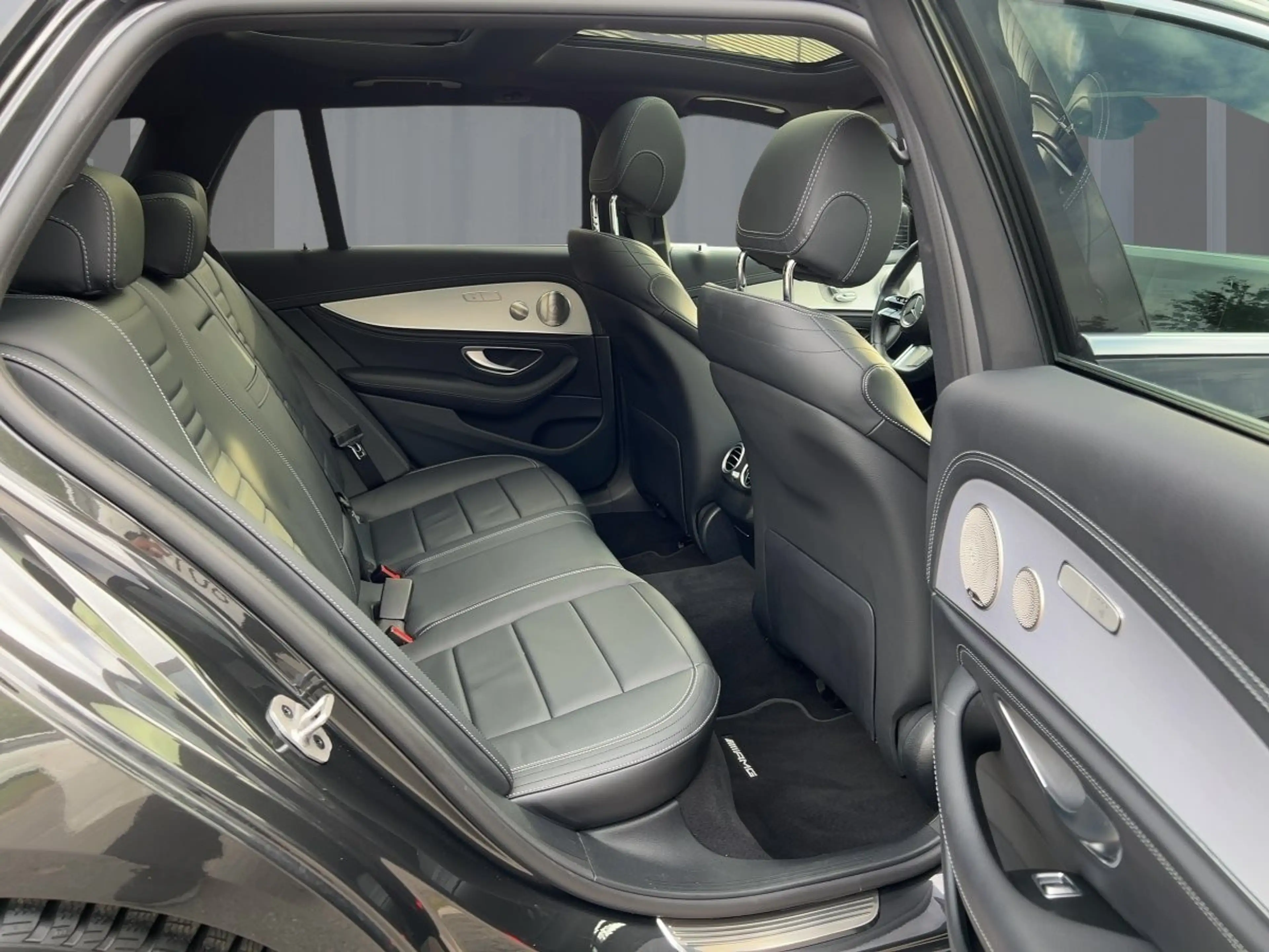 Mercedes-Benz E 450 450 T AMG Line 4Matic — photo 9