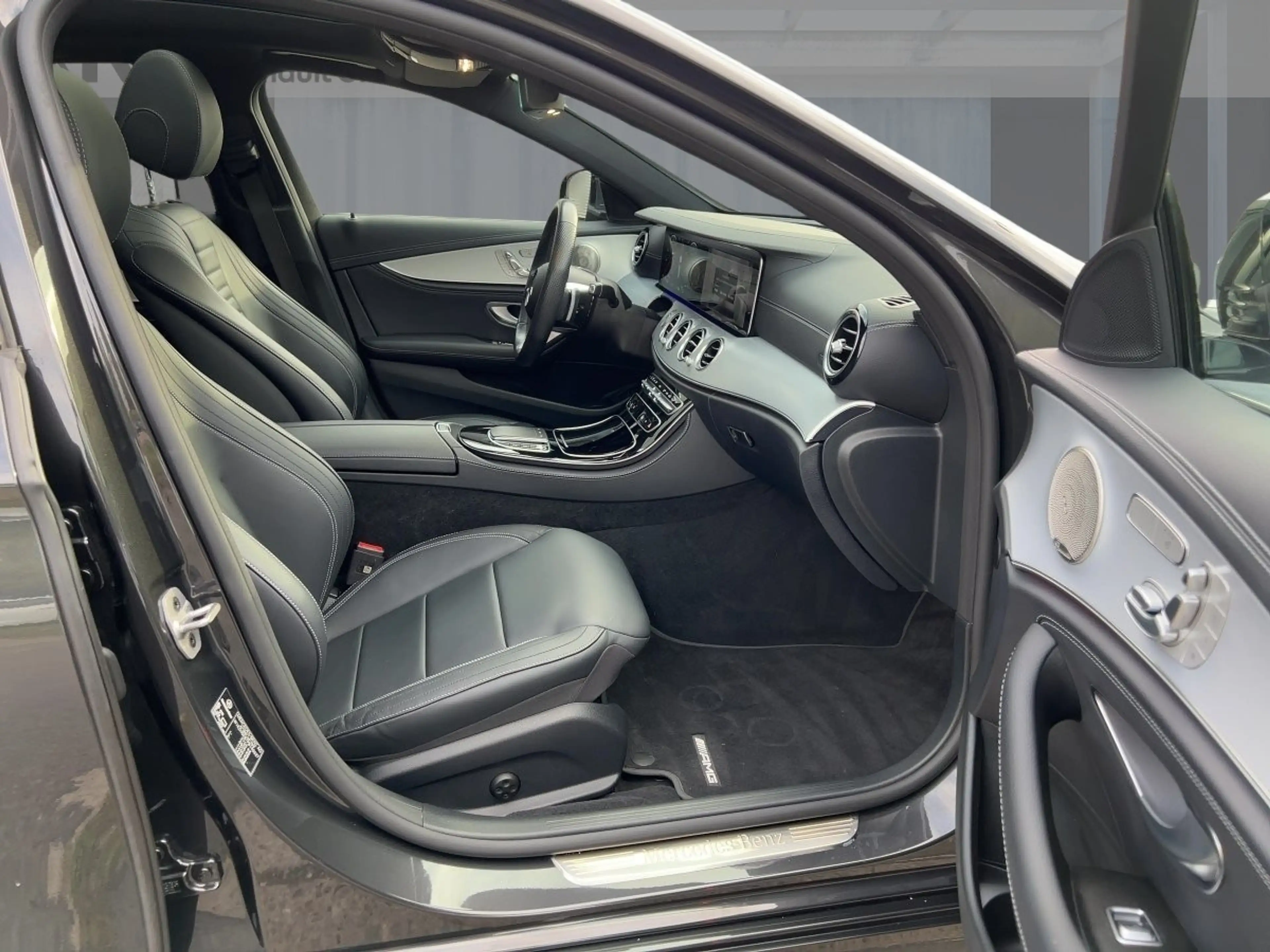 Mercedes-Benz E 450 450 T AMG Line 4Matic — photo 8
