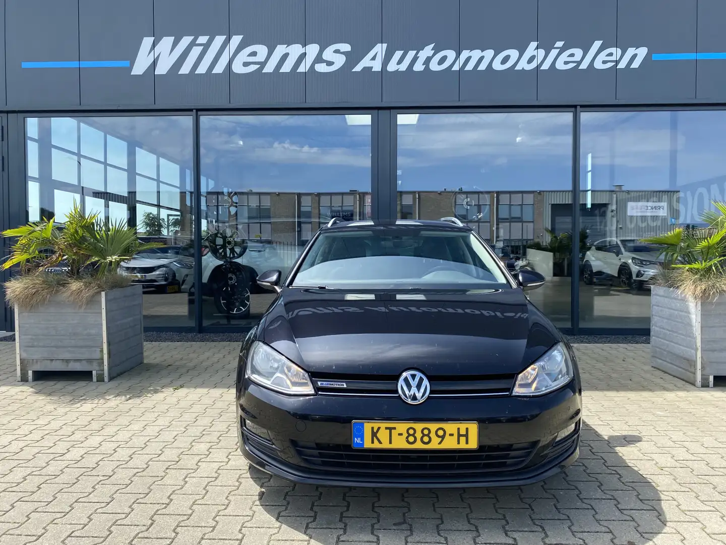 Volkswagen Golf Variant 1.0 TSI Connected Series App Connect , Navigatie, Zwart - 2