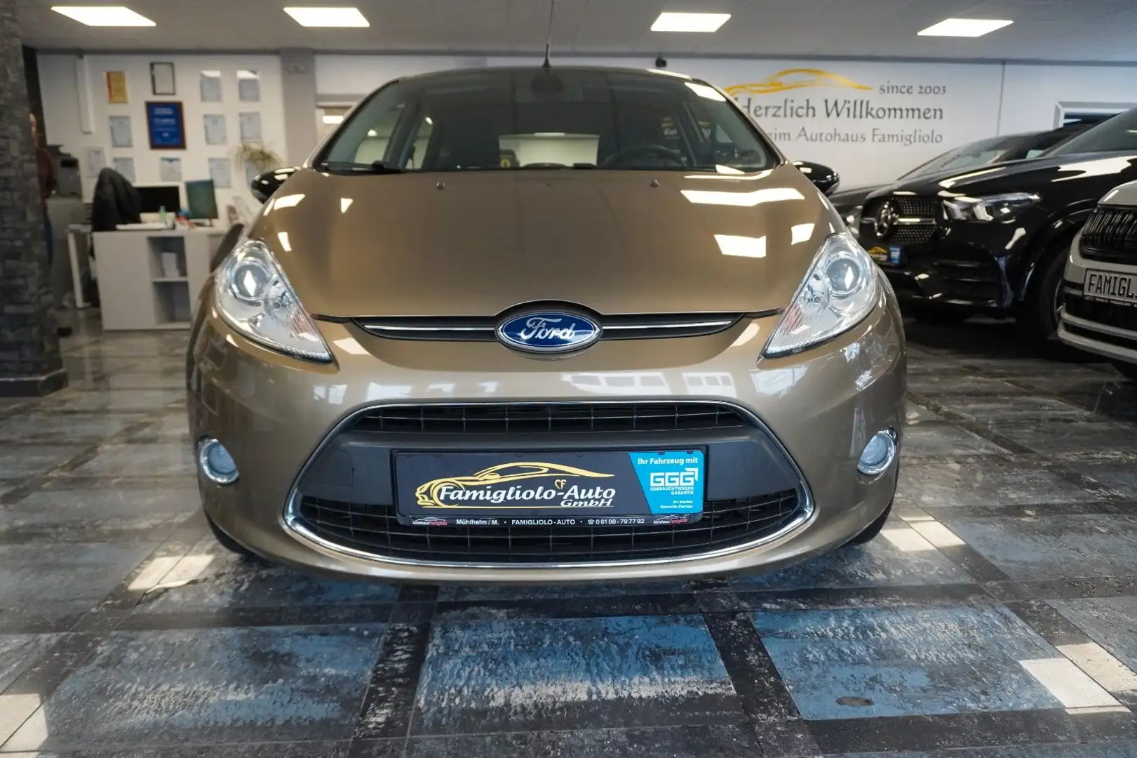 Ford Fiesta Titanium/Automatik/Kimaauto/Aluräder/ Brun - 2