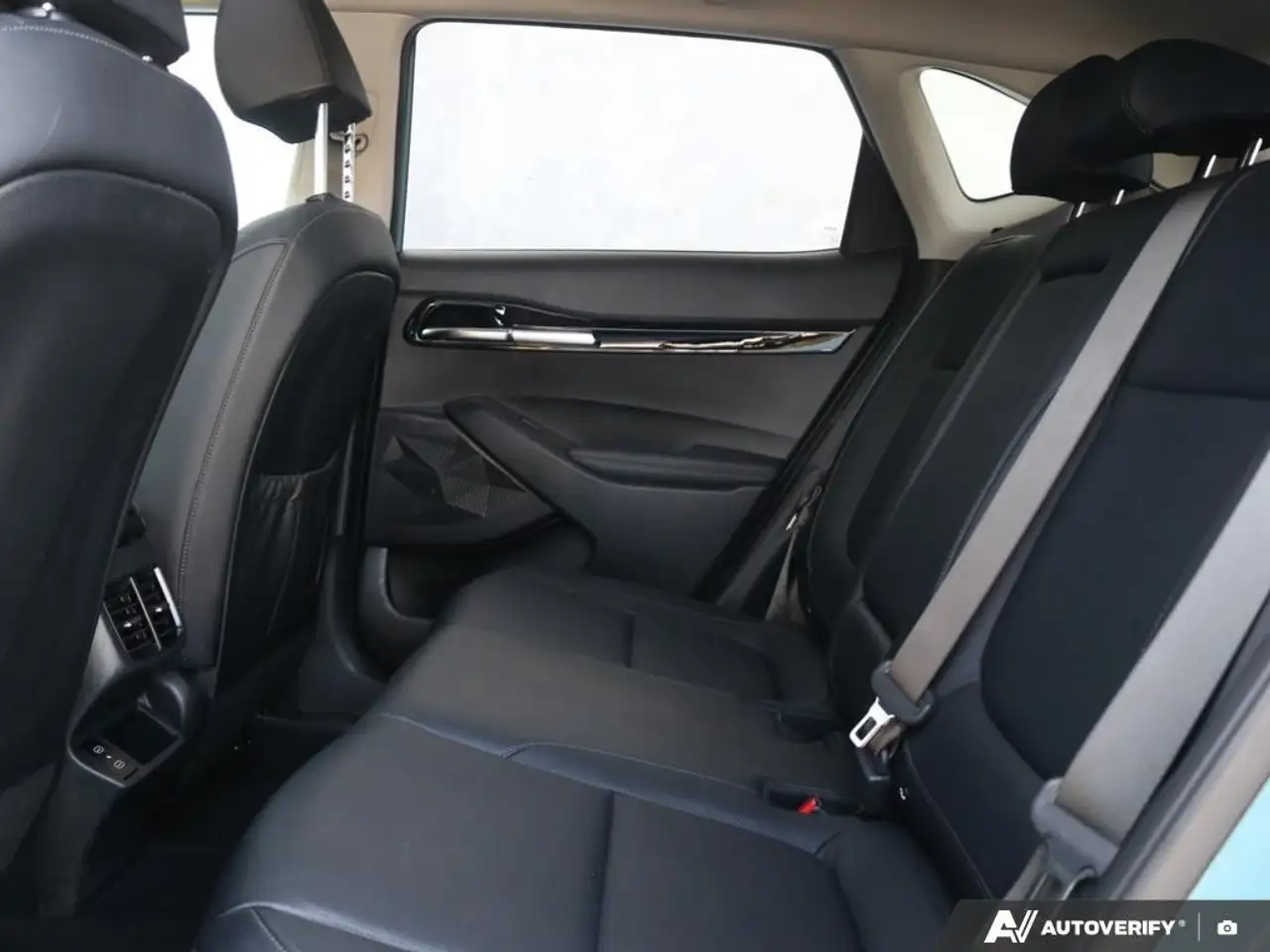 Kia Seltos снимка Kia Seltos