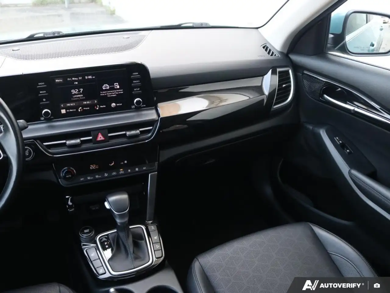 Kia Seltos снимка Kia Seltos